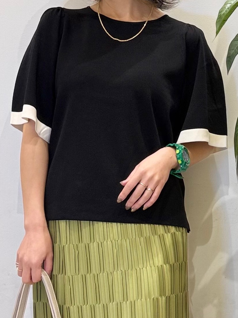 misakiさんの「SHOO･LA･RUE｜【S-LL/洗濯機可】変形プリーツで差が付く ナロースカート」を使ったコーディネート