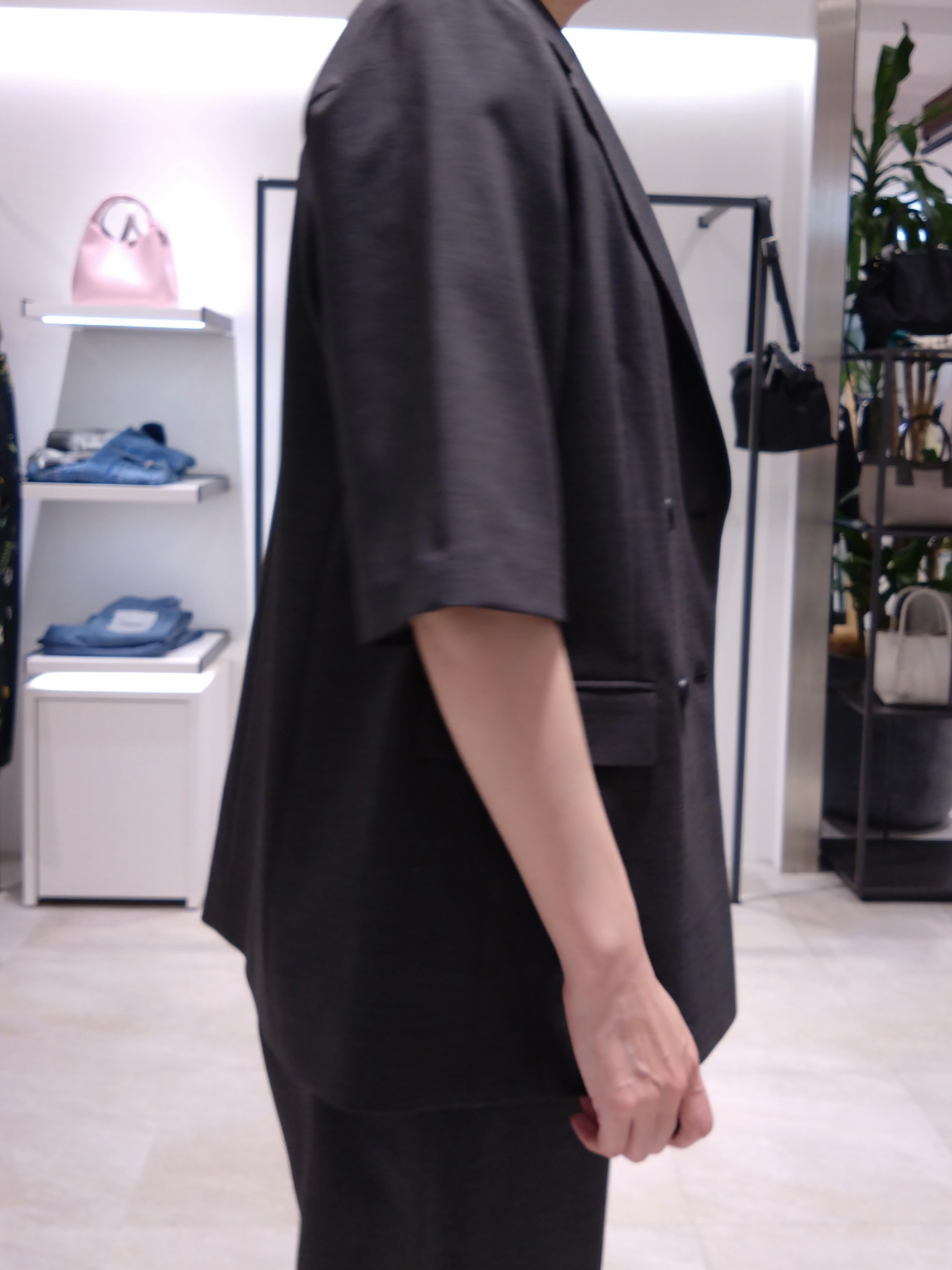 まちこさんの「UNTITLED｜【シワになりにくい/セットアップ可/接触冷感】ハーフスリーブジャケット」を使ったコーディネート