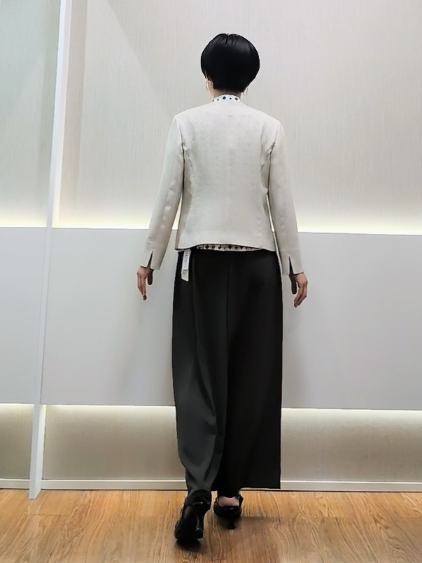 ミズタさんの「UNTITLED｜【清涼感/洗える】ミニマルシルエットジャケット」を使ったコーディネート