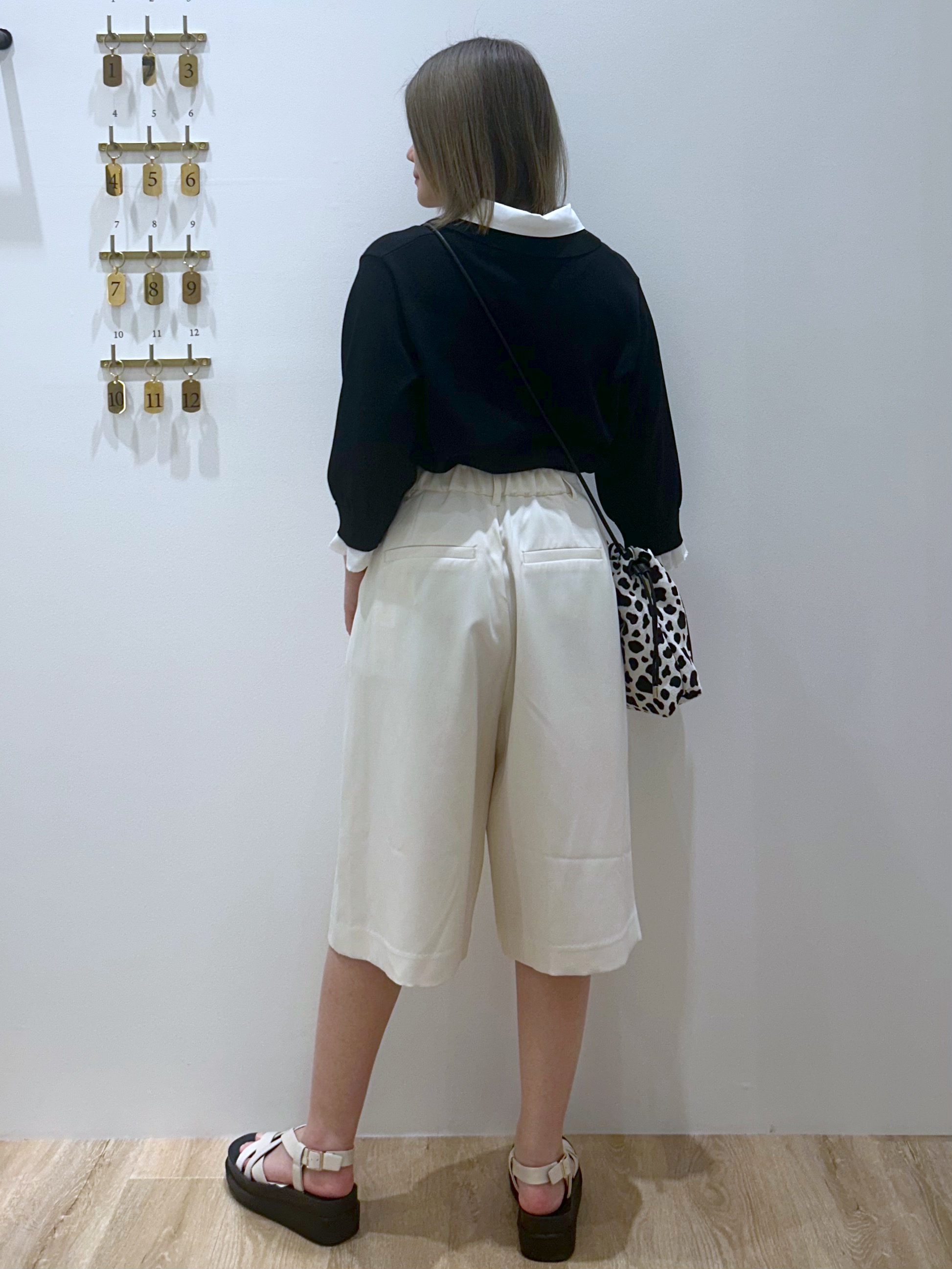 suzukaさんの「OPAQUE.CLIP｜シャツレイヤード風ポロニット【洗濯機OK】」を使ったコーディネート