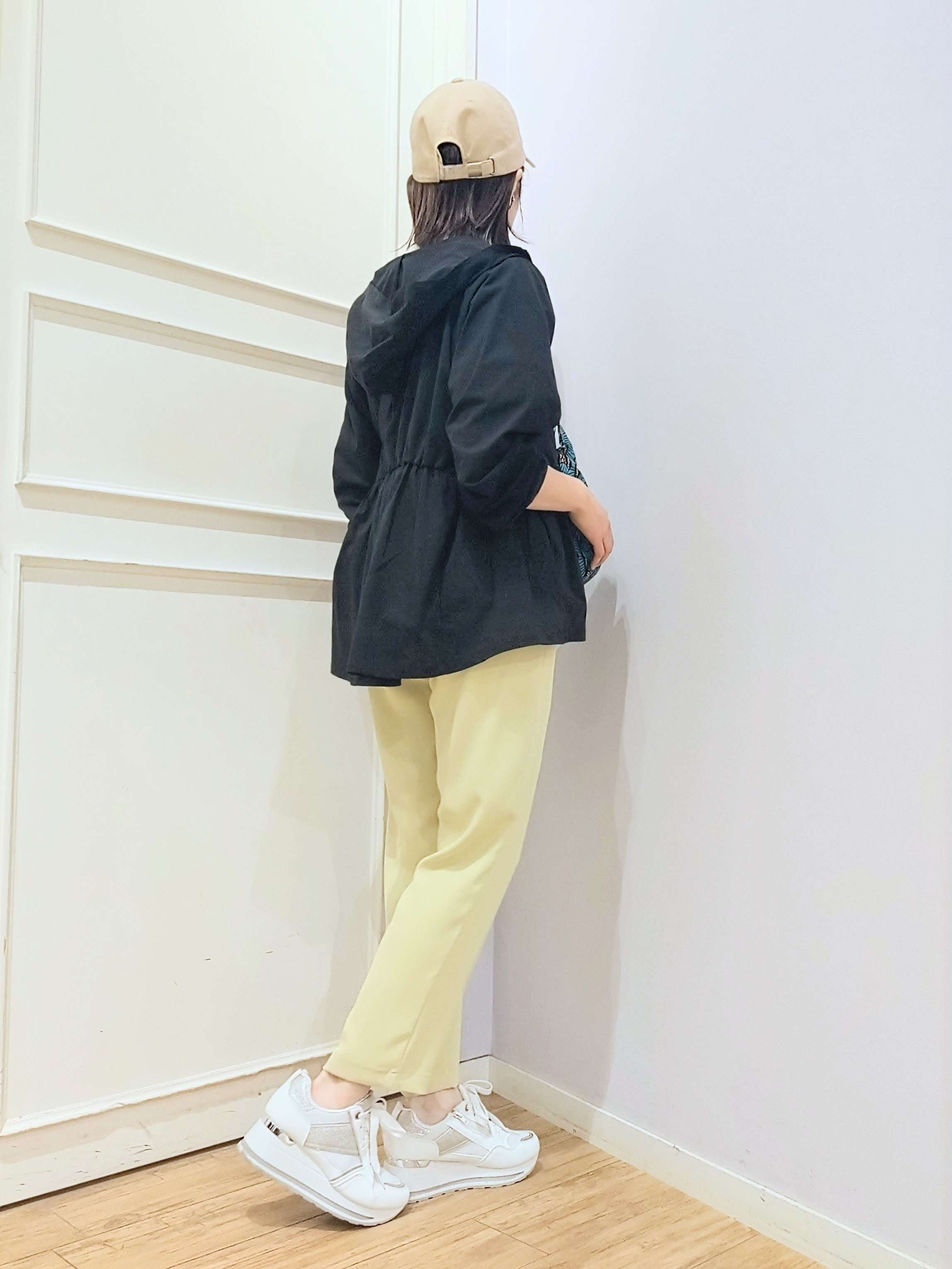 miomioさんの「SHOO･LA･RUE｜【S-LL/体型カバー】日焼け対策にも女性らしさを UVカットペプラムパーカ」を使ったコーディネート