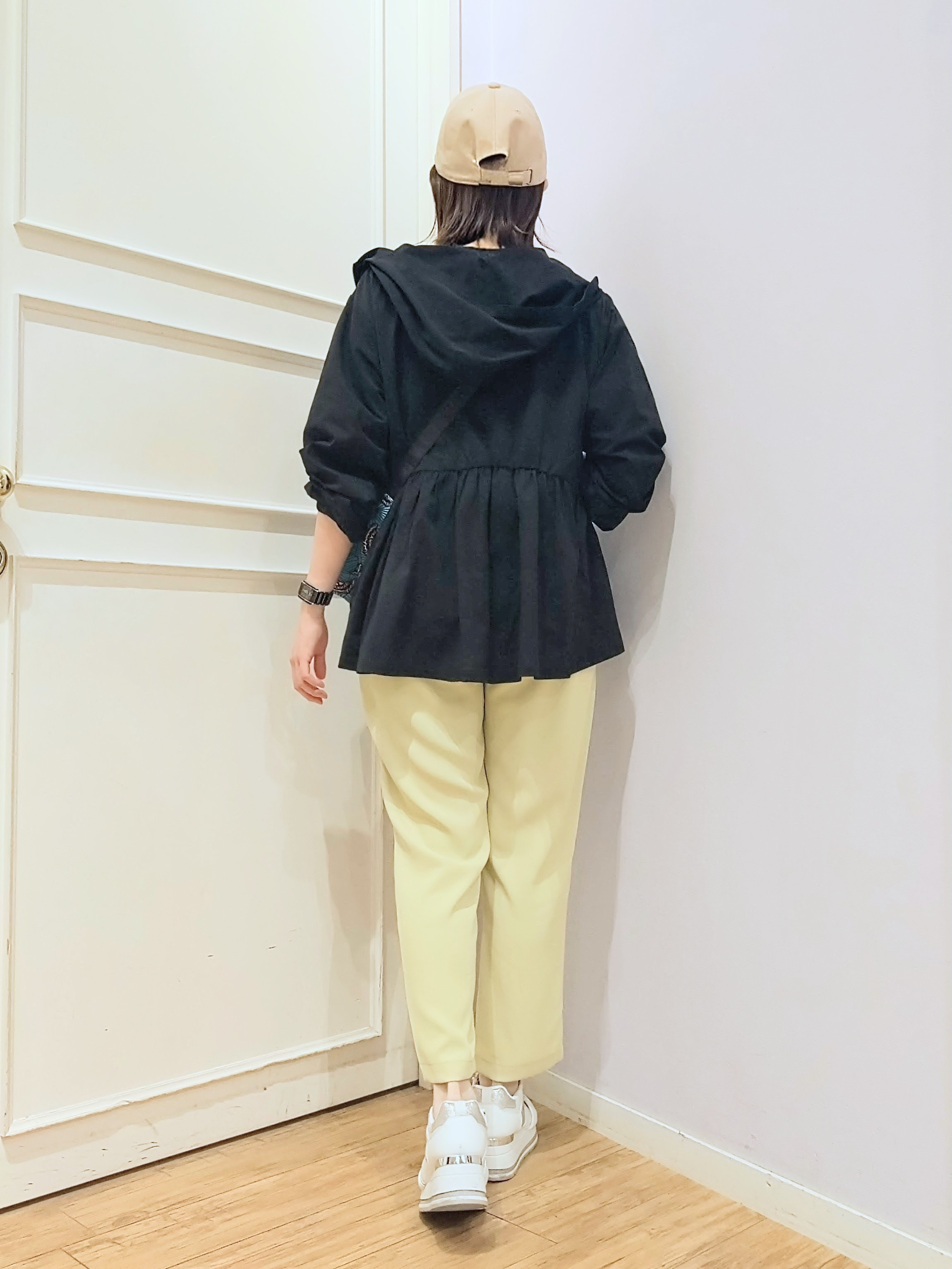 miomioさんの「SHOO･LA･RUE｜【S-LL/体型カバー】日焼け対策にも女性らしさを UVカットペプラムパーカ」を使ったコーディネート