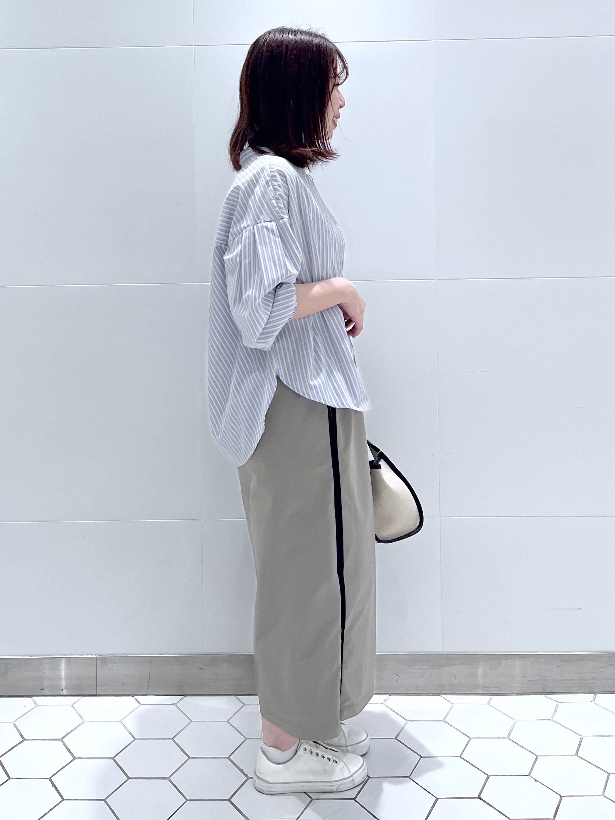 Makinoさんの「Dessin｜【洗える】バルーンスリーブバンドカラーシャツ」を使ったコーディネート