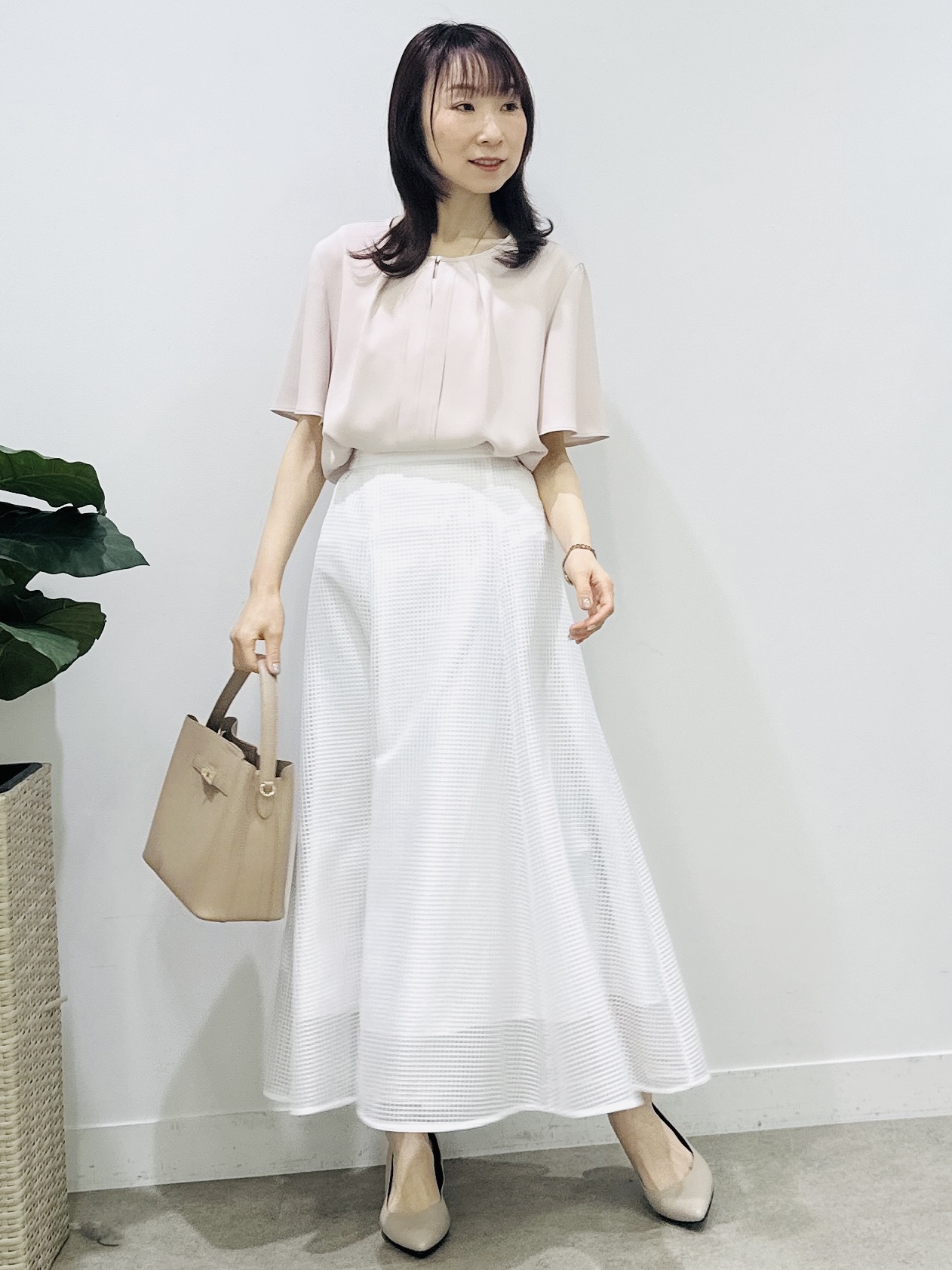 Miwaさんの「UNTITLED｜【洗える/スーツインナー】ジョーゼットミニマルブラウス」を使ったコーディネート