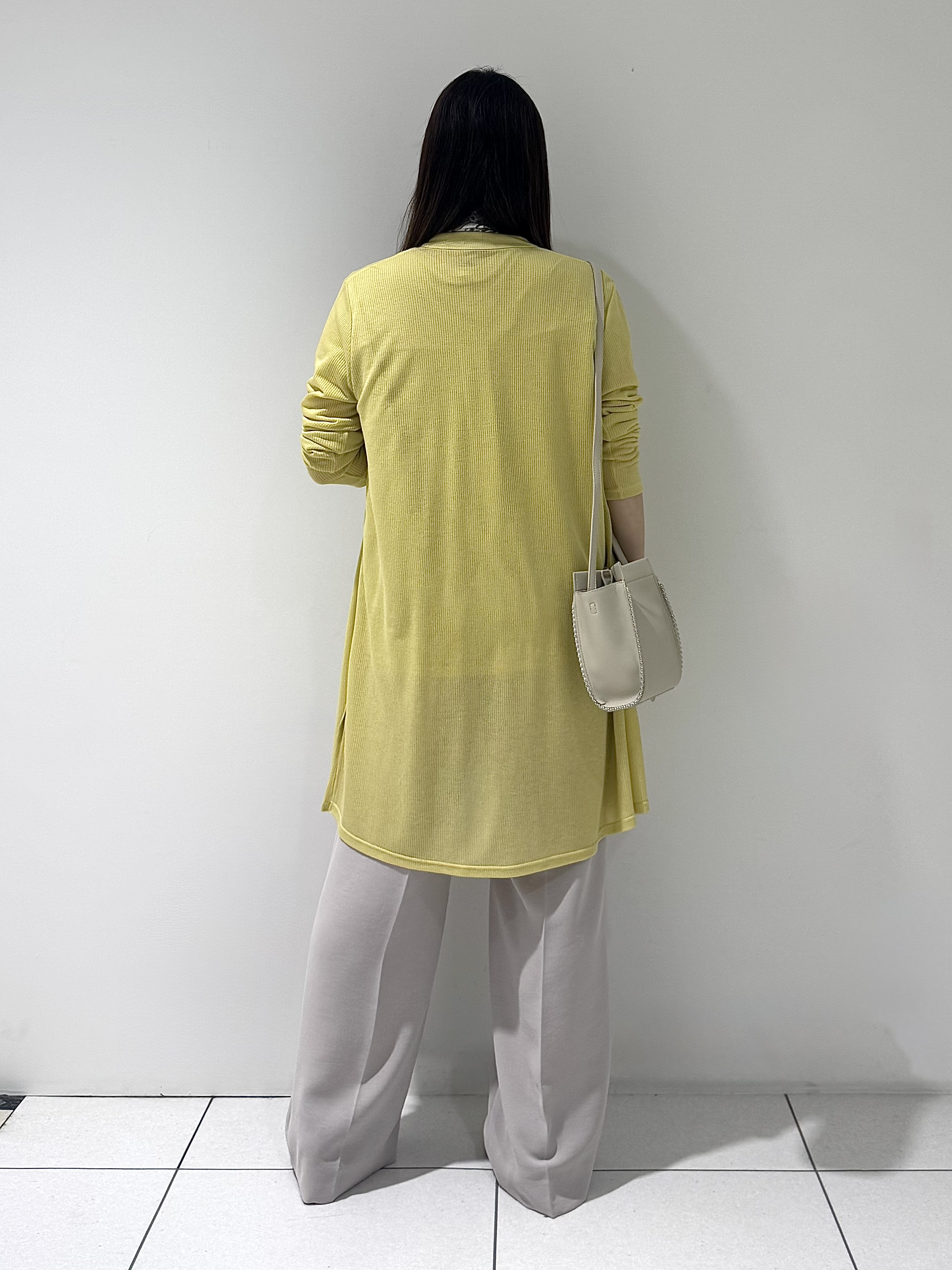 そんさんの「INDIVI｜【洗える／アンサンブル可能】シアーストライプカーディガン」を使ったコーディネート