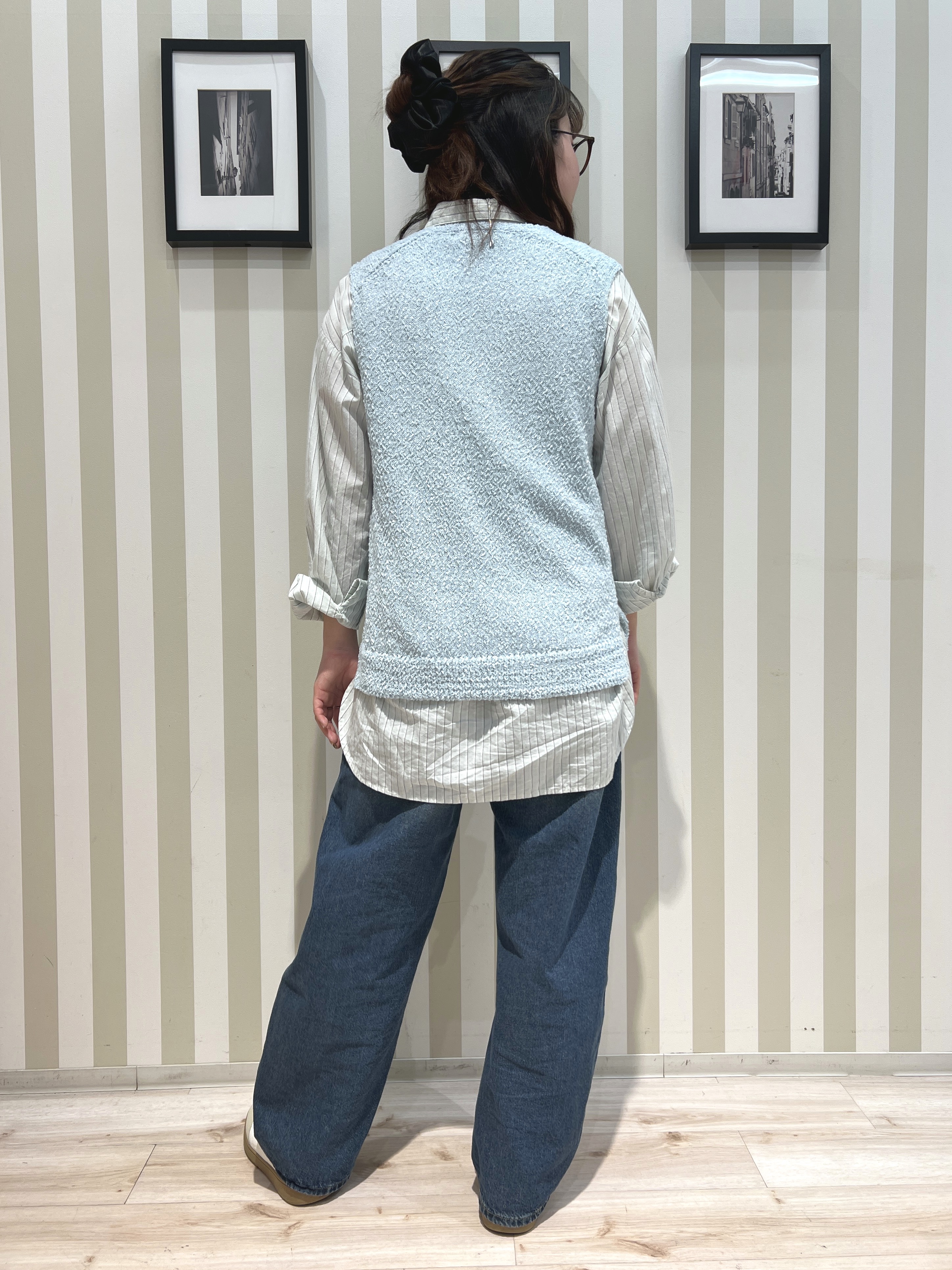 manaさんの「SHOO･LA･RUE｜【2点セット/S-LL】ニットベスト＆ロゴTシャツSET」を使ったコーディネート
