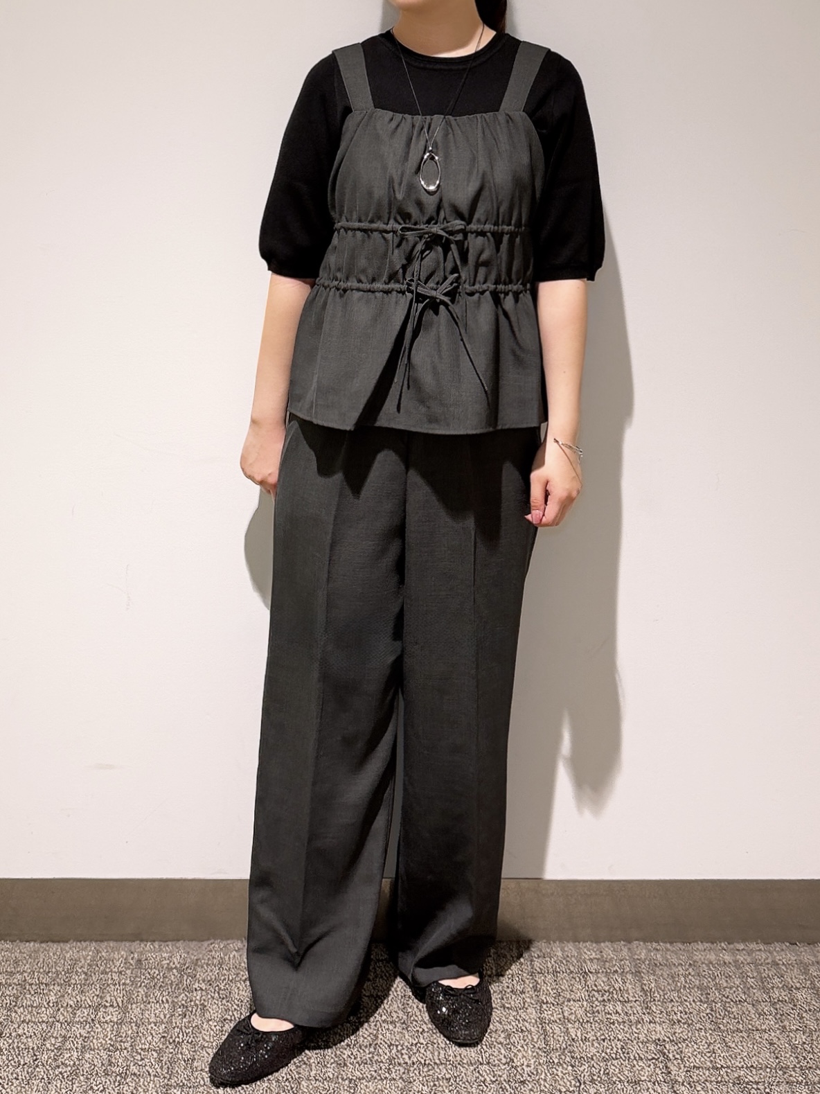 みーさんの「grove｜【シリーズ累計36万枚/UVカット・ひんやり・洗濯機OK】やわらかドライタッチ 五分袖クルーネックニ」を使ったコーディネート