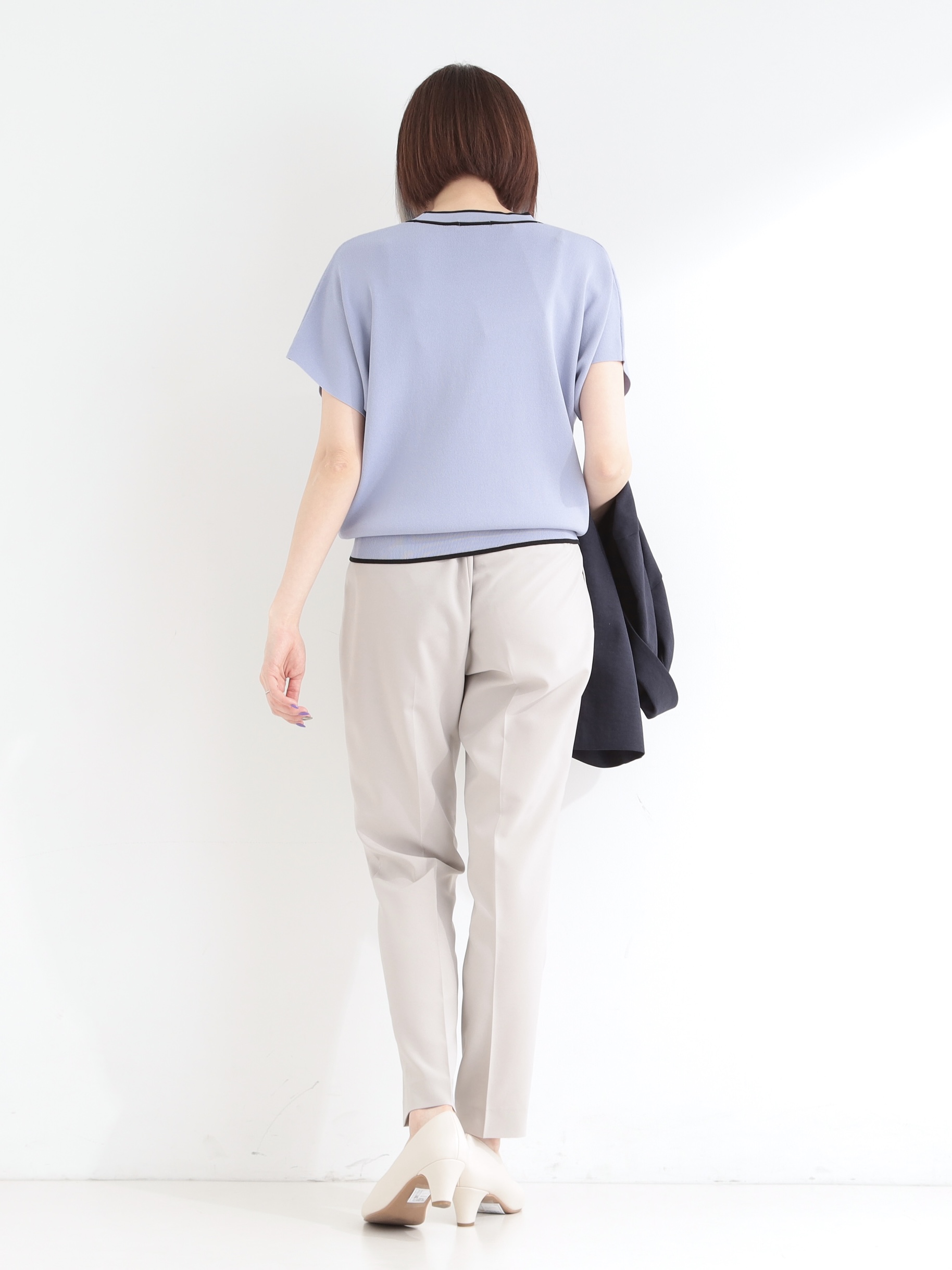 𝐜𝐡𝐢𝐤𝐚さんの「SHOO･LA･RUE｜【高レビュー/毎日洗える/UV】二の腕も隠せる 配色ボウタイニット」を使ったコーディネート