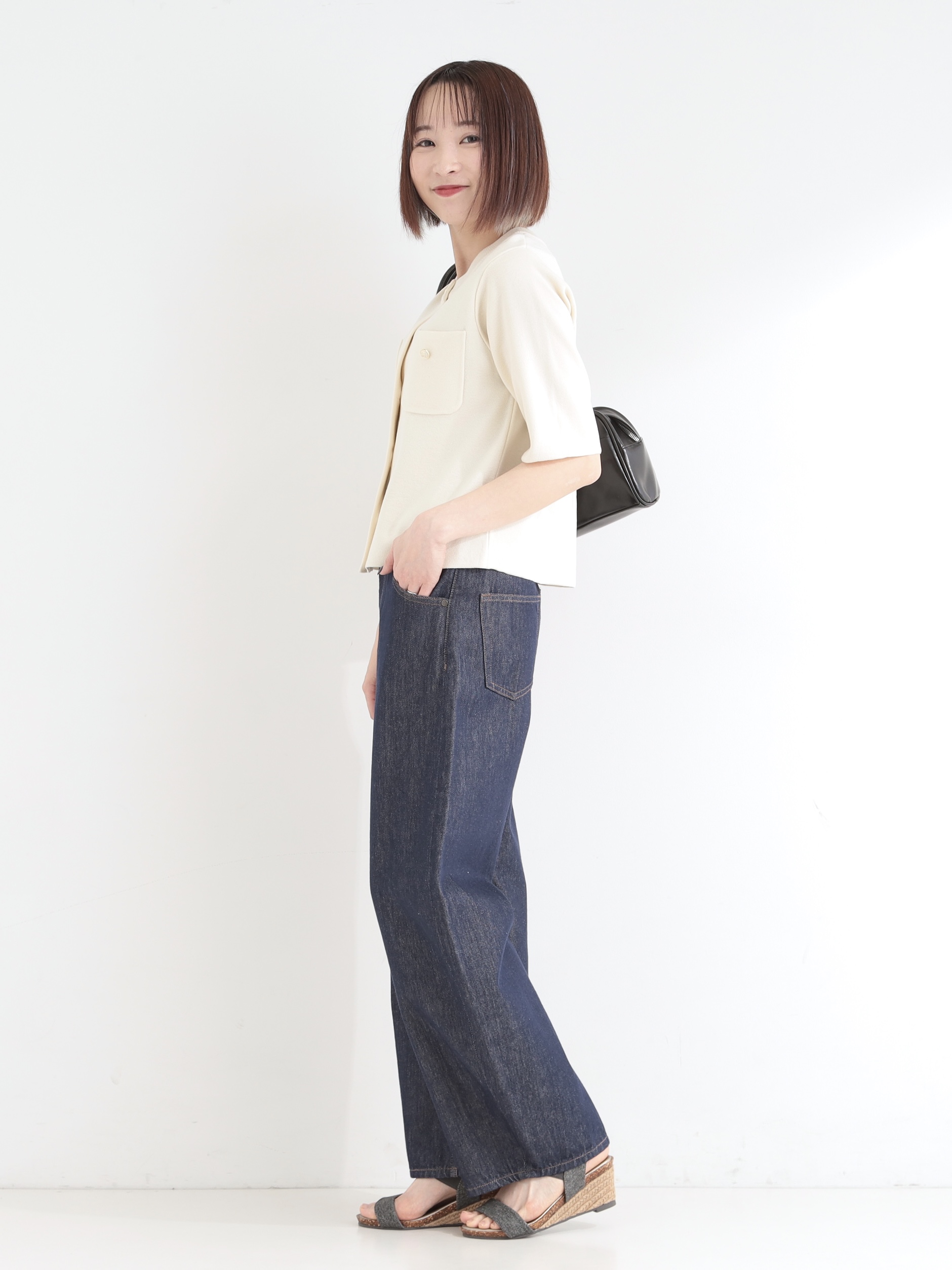 𝐜𝐡𝐢𝐤𝐚さんの「SHOO･LA･RUE｜【S-LL/洗濯機可】金ボタン5分袖カーディガン」を使ったコーディネート