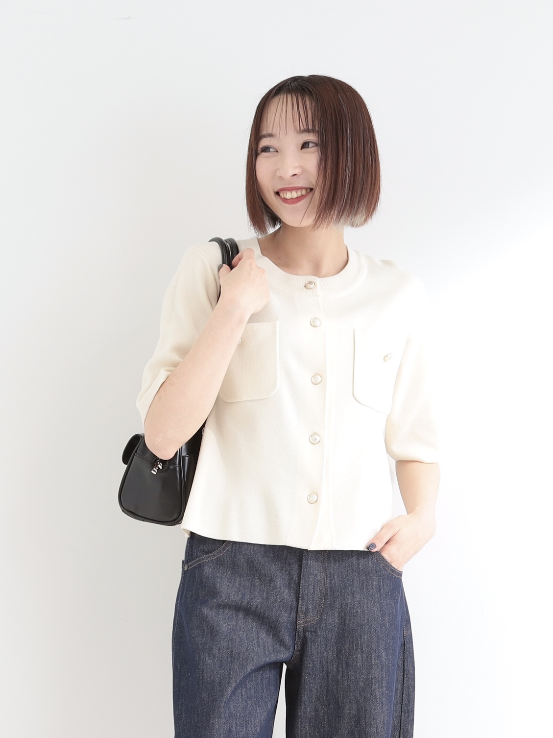 𝐜𝐡𝐢𝐤𝐚さんの「SHOO･LA･RUE｜【S-LL/洗濯機可】金ボタン5分袖カーディガン」を使ったコーディネート