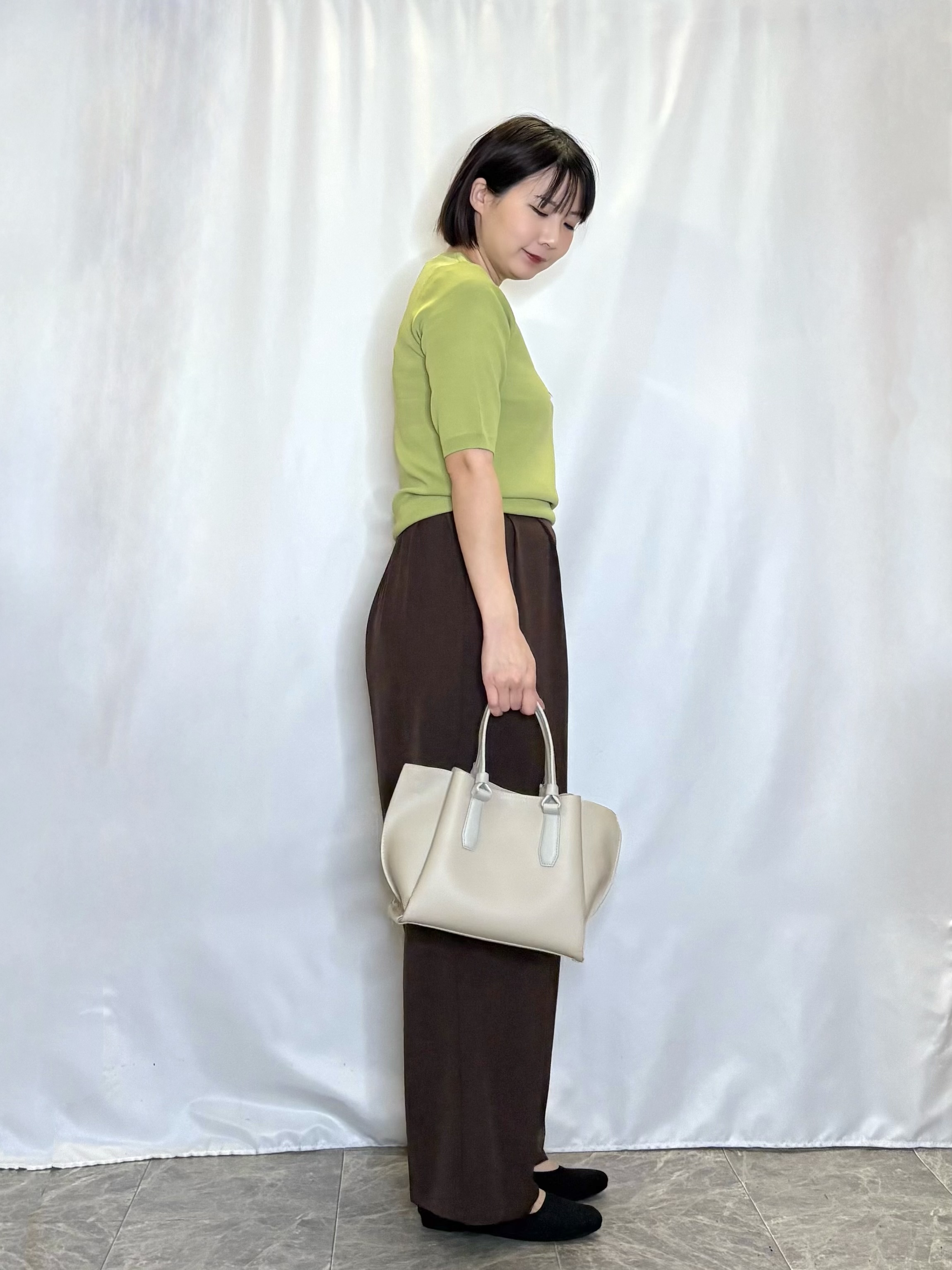 ネリさんの「SHOO･LA･RUE｜【毎日洗える/S-LL/UV】上半身すっきり 二の腕見せない5分袖ニット」を使ったコーディネート