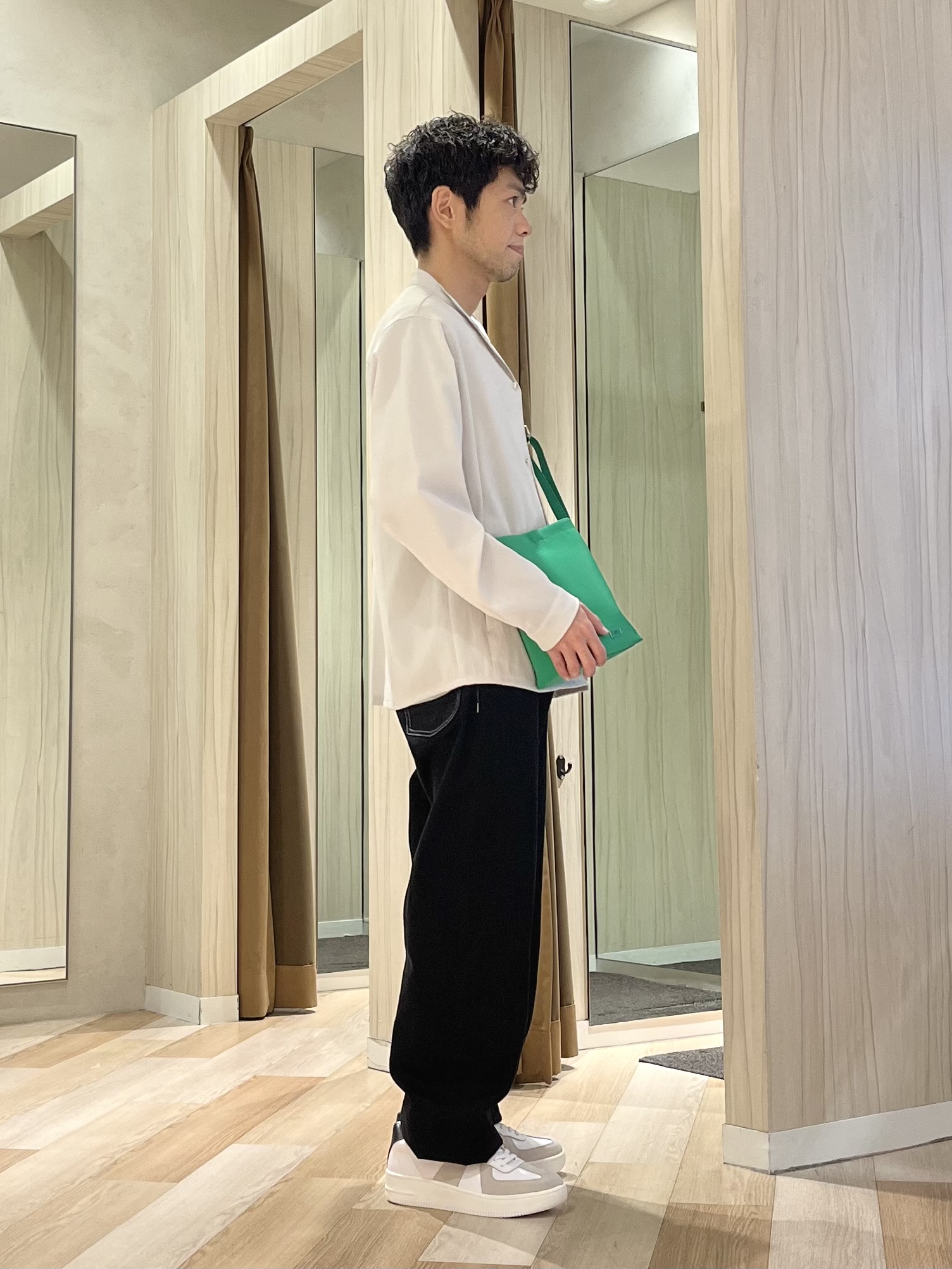 URAさんの「TAKEO KIKUCHI｜【撥水・洗える・シワになりにくい】 リランチェ（R） シャツ」を使ったコーディネート