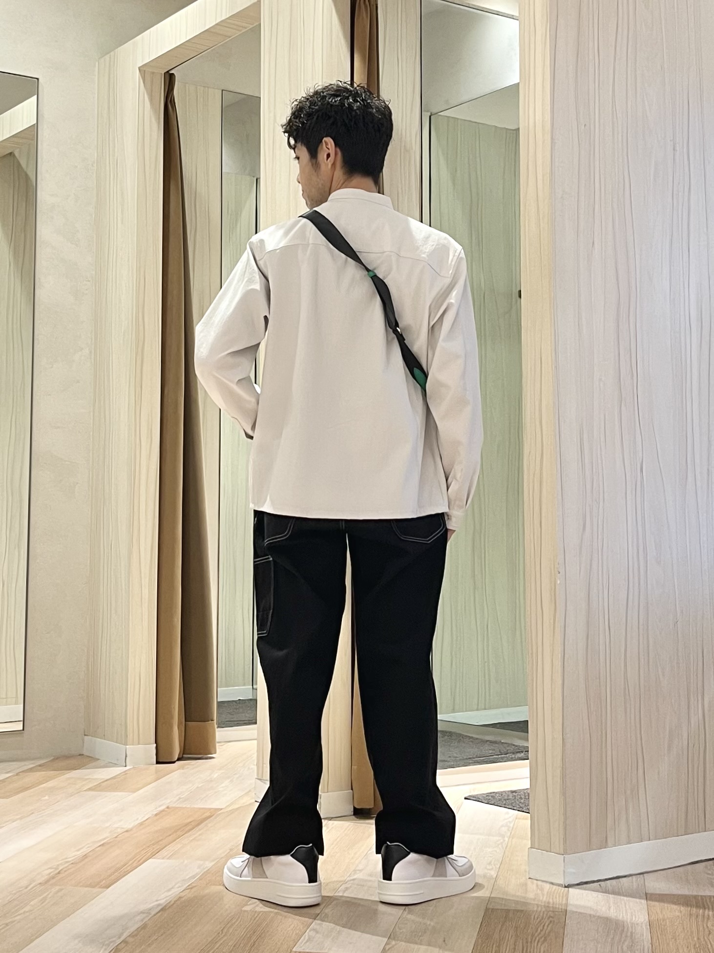 URAさんの「TAKEO KIKUCHI｜【撥水・洗える・シワになりにくい】 リランチェ（R） シャツ」を使ったコーディネート