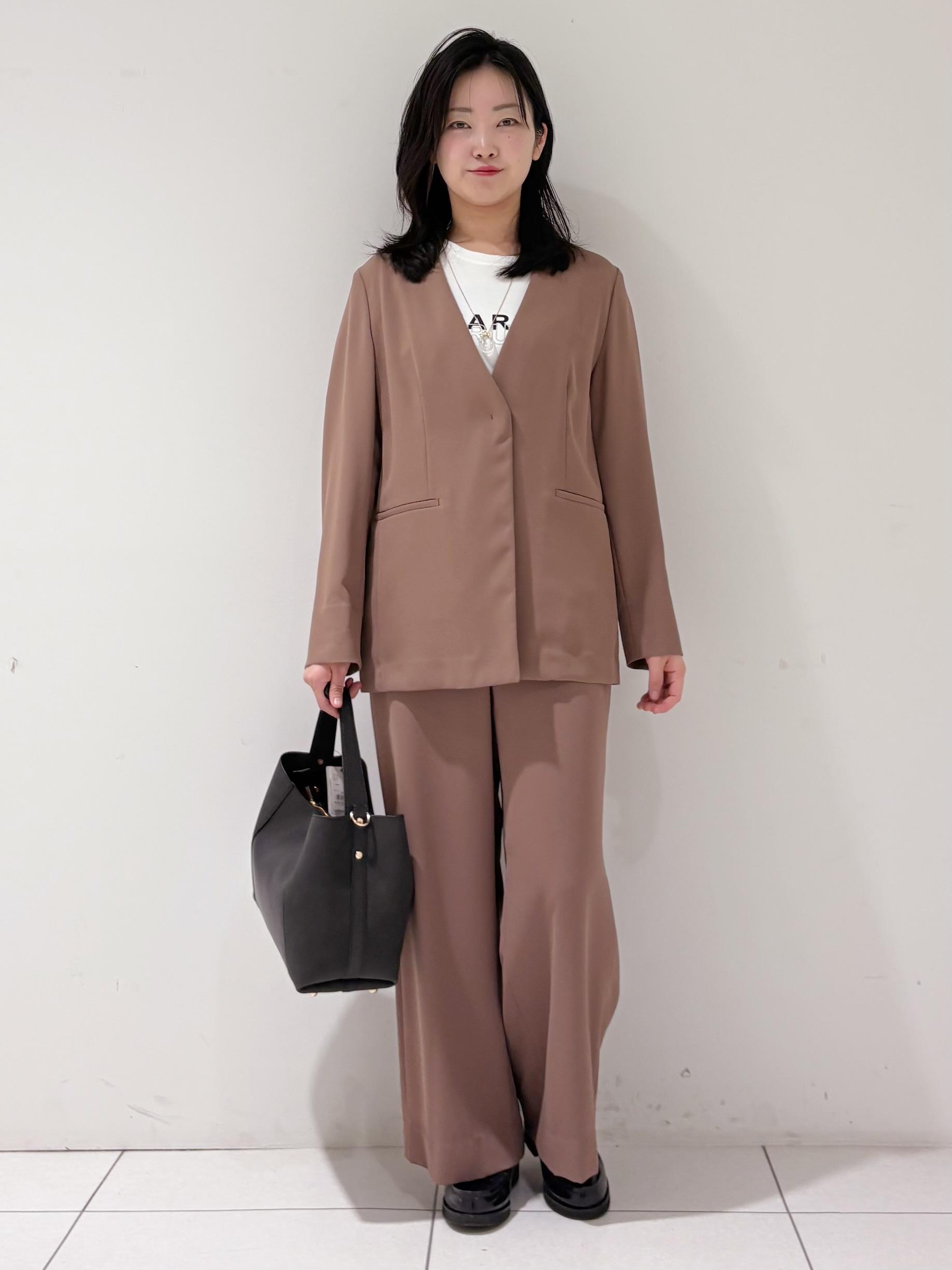 momokoさんの「INDIVI｜【接触冷感／透湿／着る日傘】ノーカラージャケット」を使ったコーディネート