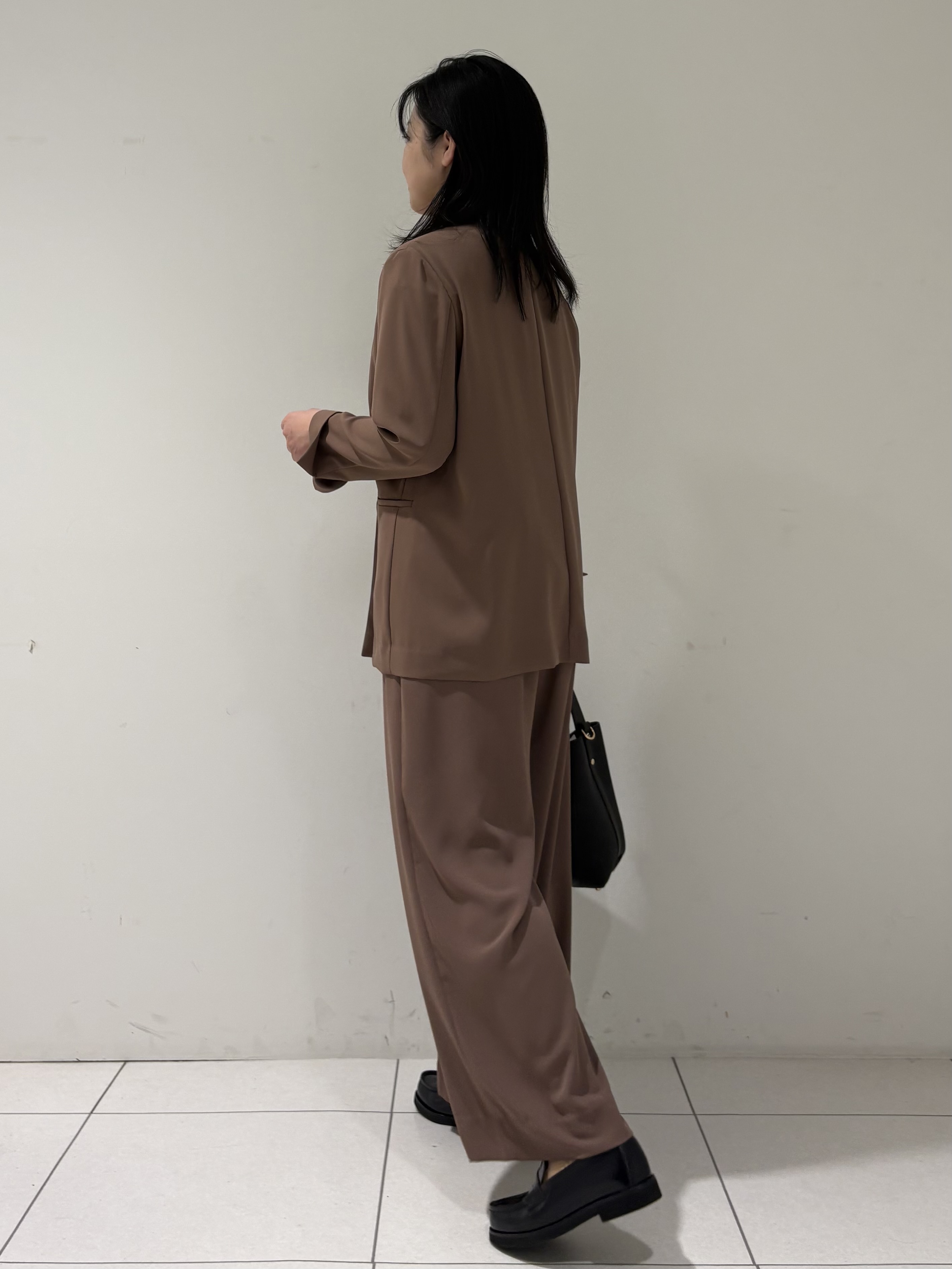 momokoさんの「INDIVI｜【接触冷感／透湿／着る日傘】ノーカラージャケット」を使ったコーディネート