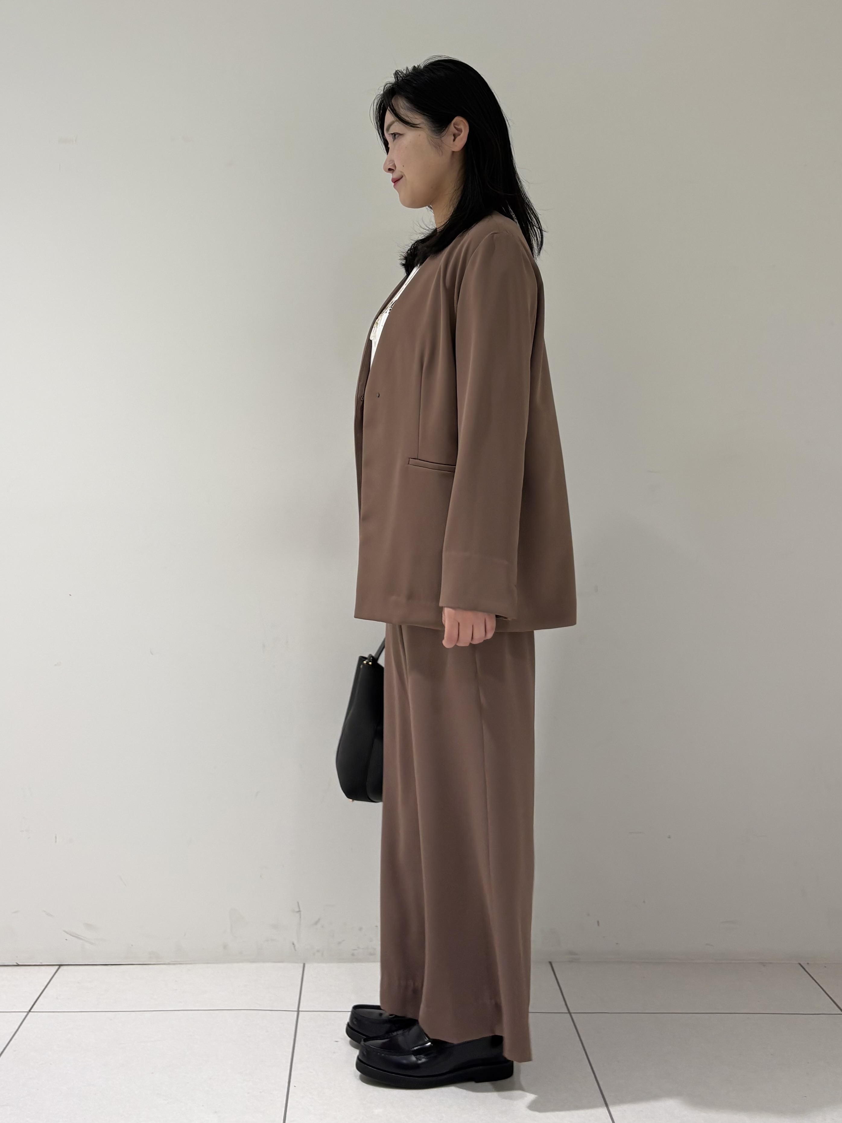 momokoさんの「INDIVI｜【接触冷感／透湿／着る日傘】ノーカラージャケット」を使ったコーディネート