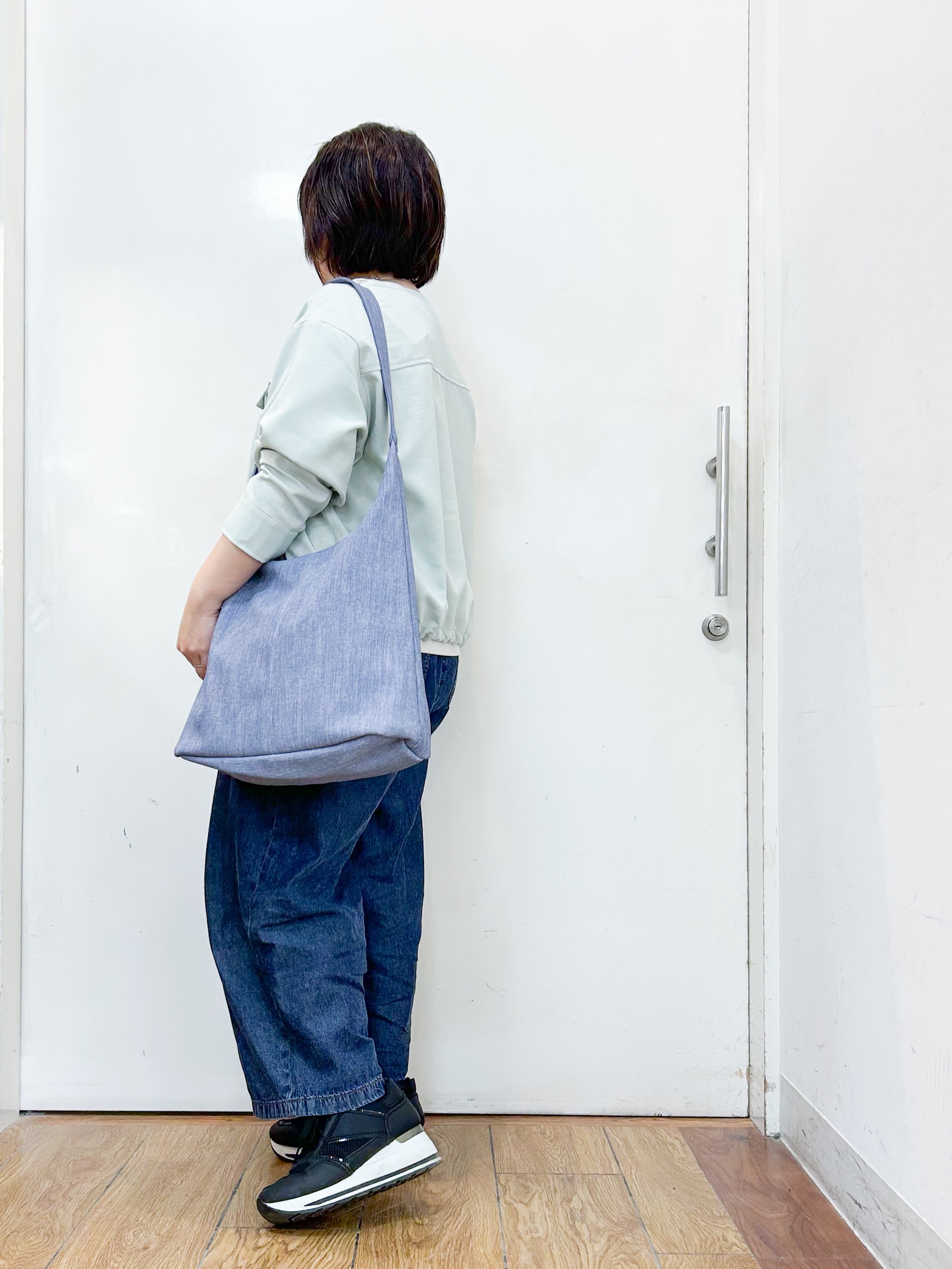 haruさんの「SHOO･LA･RUE｜【S-LL】サッと羽織れてきれい見え　フラップポケット ノーカラーブルゾン」を使ったコーディネート