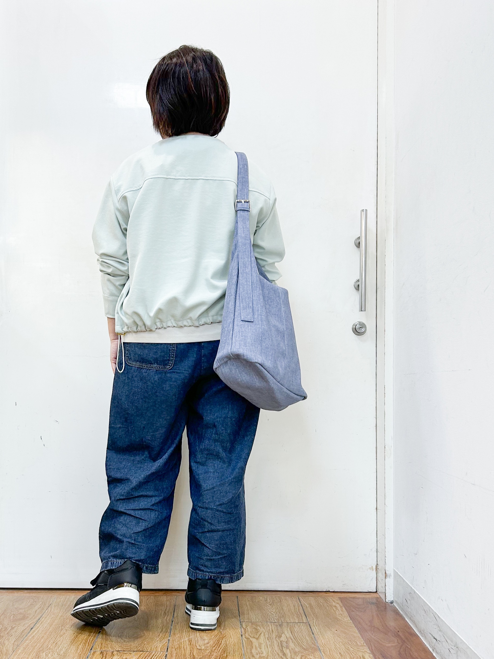 haruさんの「SHOO･LA･RUE｜【S-LL】サッと羽織れてきれい見え　フラップポケット ノーカラーブルゾン」を使ったコーディネート