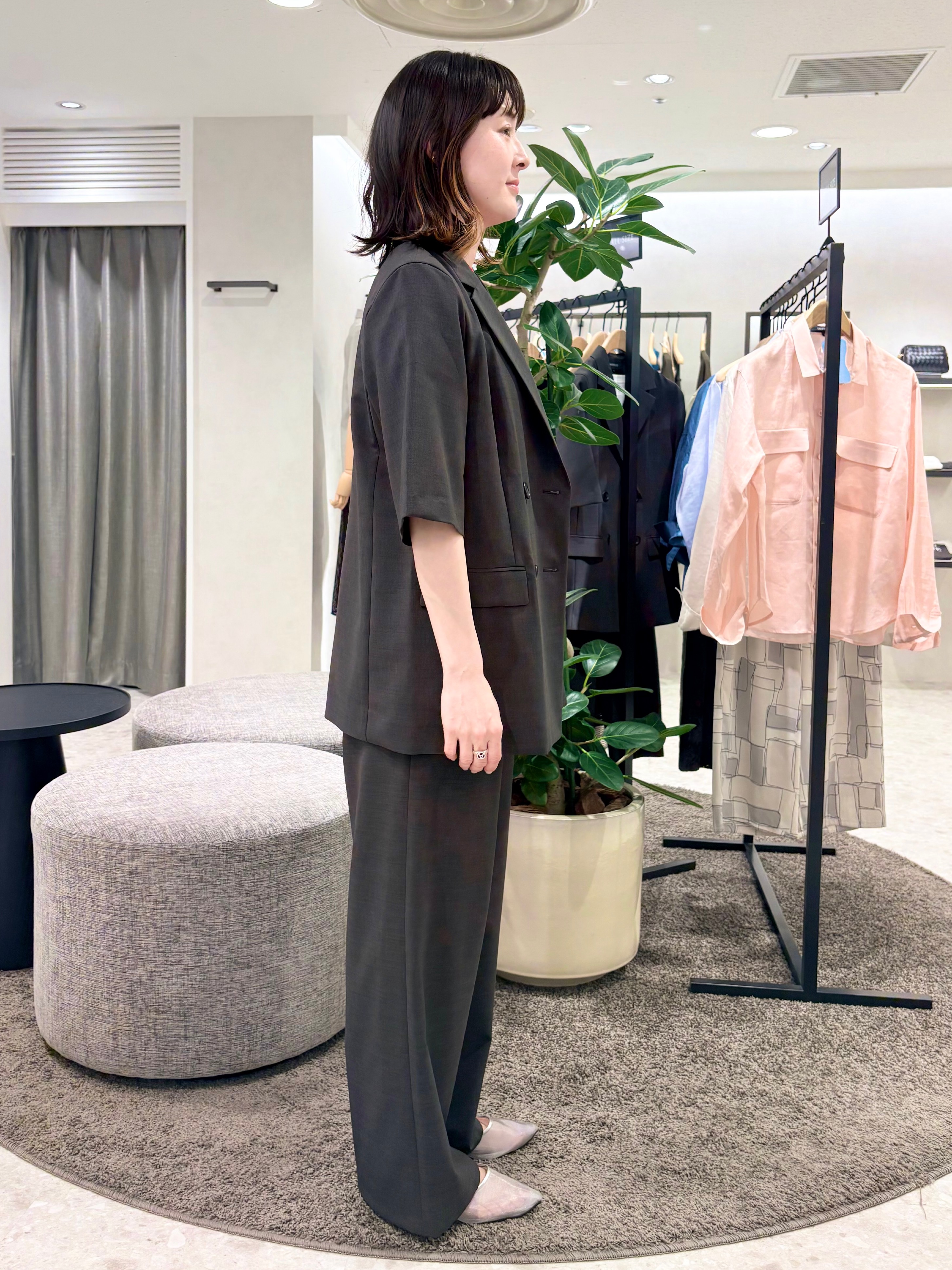 サオリさんの「UNTITLED｜【シワになりにくい/セットアップ可/接触冷感】ハーフスリーブジャケット」を使ったコーディネート