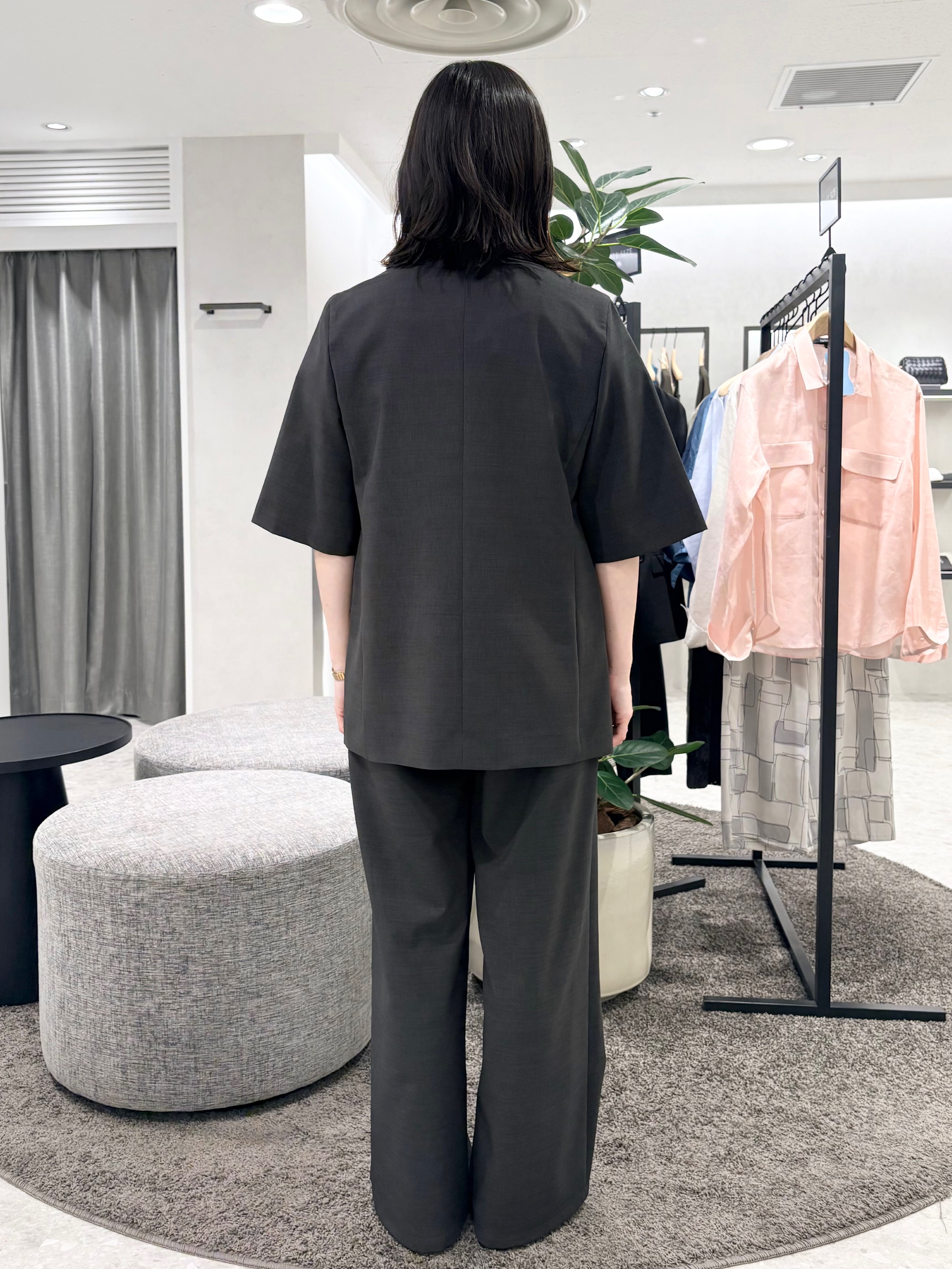 サオリさんの「UNTITLED｜【シワになりにくい/セットアップ可/接触冷感】ハーフスリーブジャケット」を使ったコーディネート