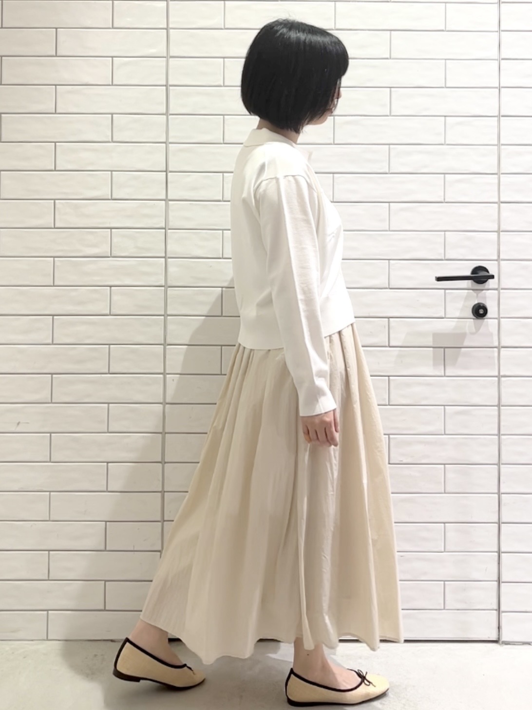 しおりさんの「OPAQUE.CLIP｜ポロ衿ニットカーディガン【洗濯機OK】」を使ったコーディネート