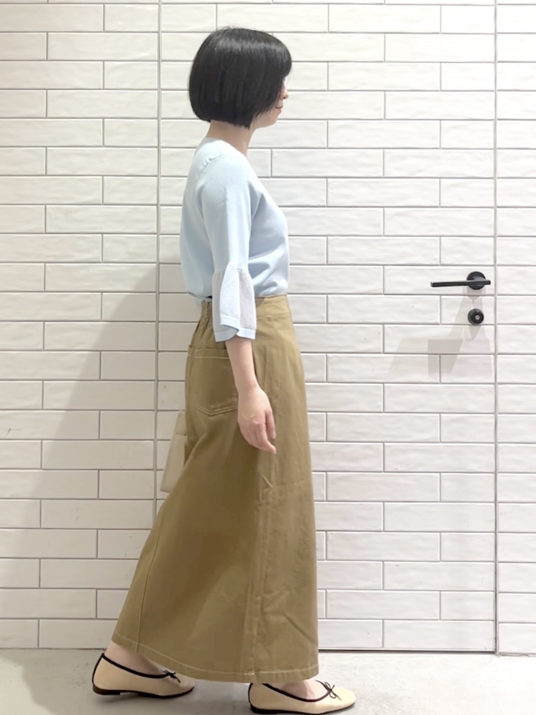 しおりさんの「OPAQUE.CLIP｜シアーフレアスリーブニット【洗濯機OK／抗ピル】」を使ったコーディネート