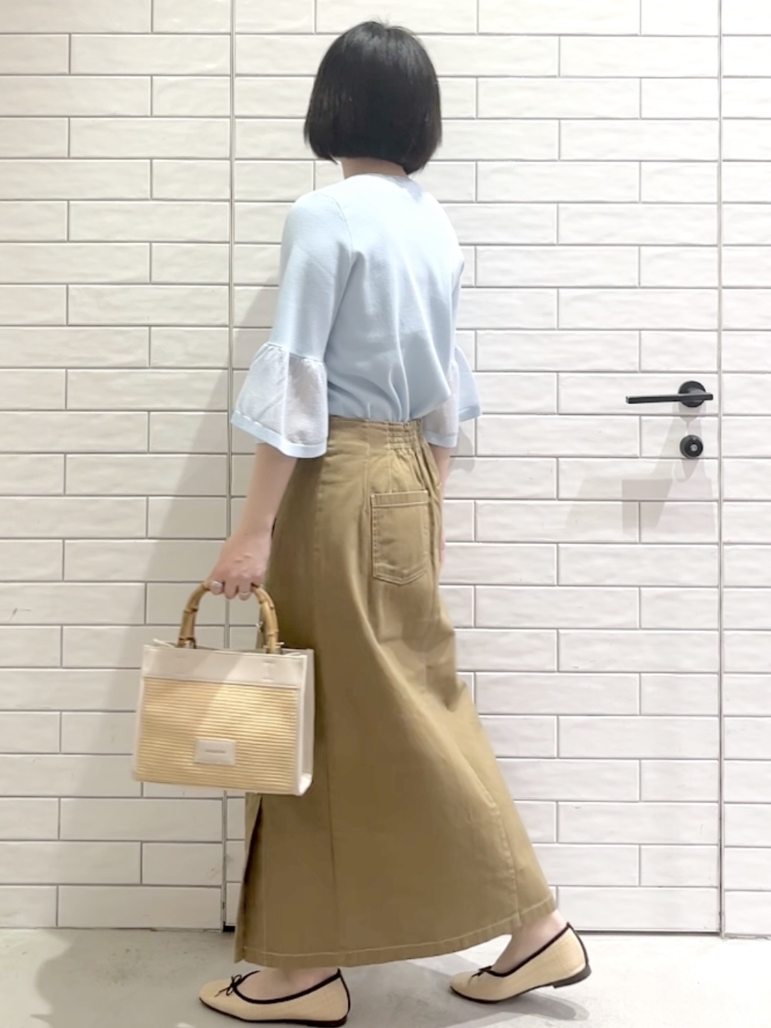 しおりさんの「OPAQUE.CLIP｜シアーフレアスリーブニット【洗濯機OK／抗ピル】」を使ったコーディネート