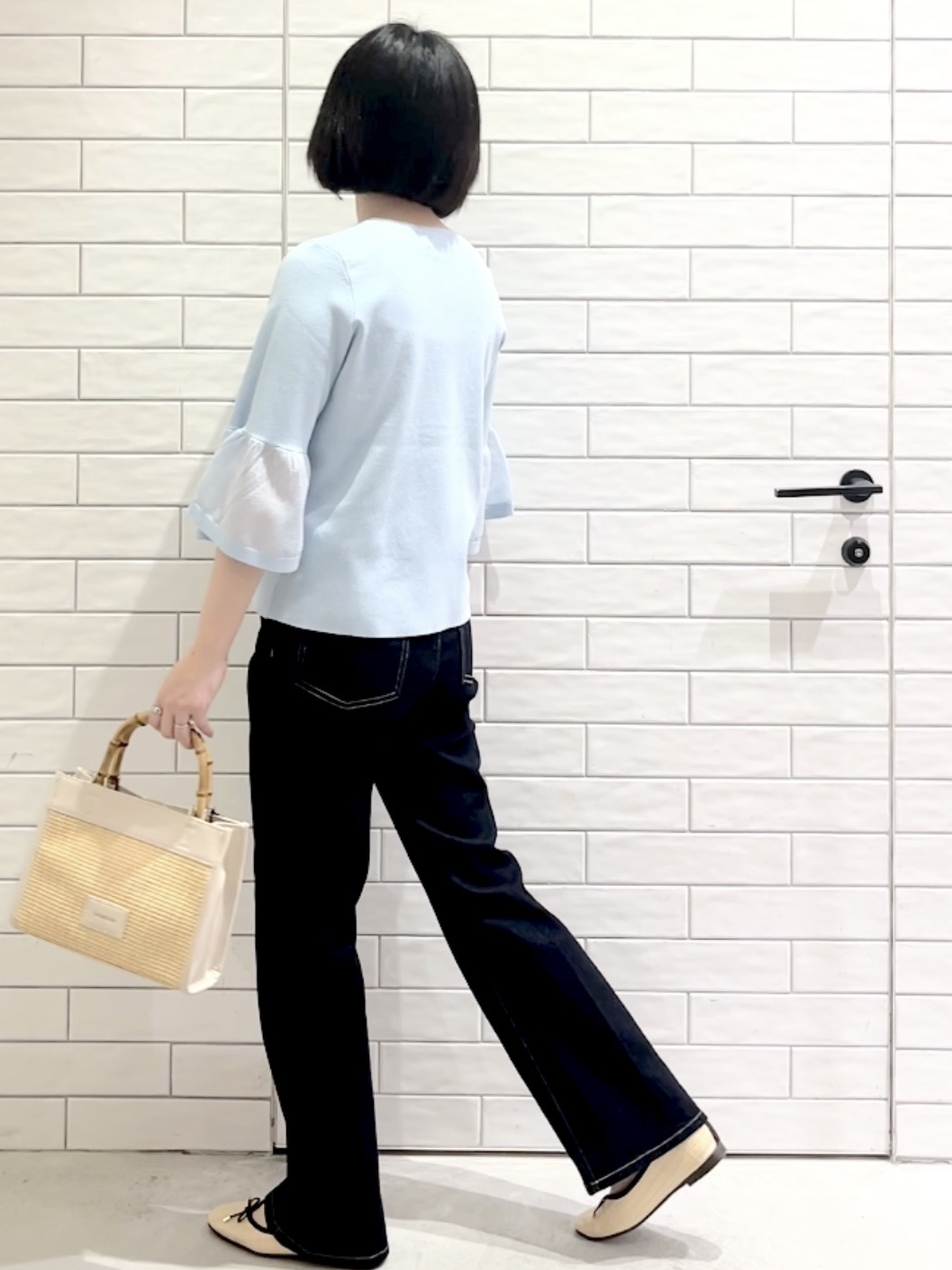 しおりさんの「OPAQUE.CLIP｜シアーフレアスリーブニット【洗濯機OK／抗ピル】」を使ったコーディネート