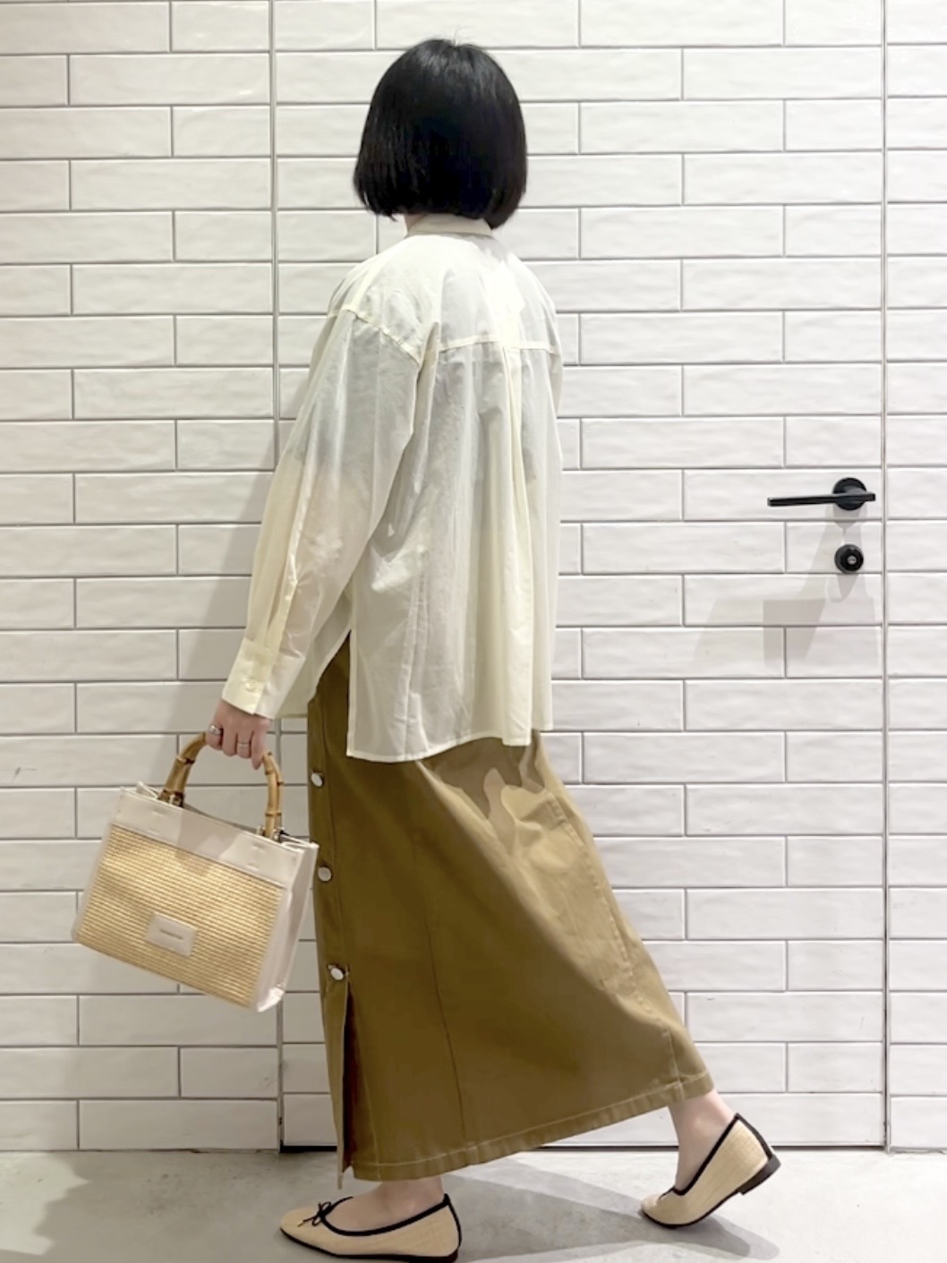しおりさんの「OPAQUE.CLIP｜シアーローンシャツ【洗濯機OK】」を使ったコーディネート