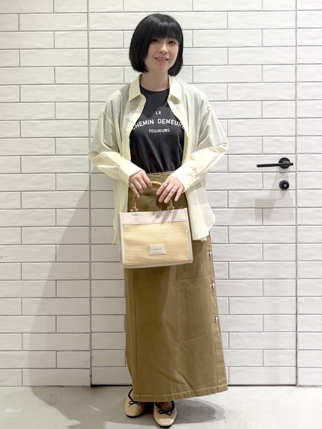 しおりさんの「OPAQUE.CLIP｜シアーローンシャツ【洗濯機OK】」を使ったコーディネート