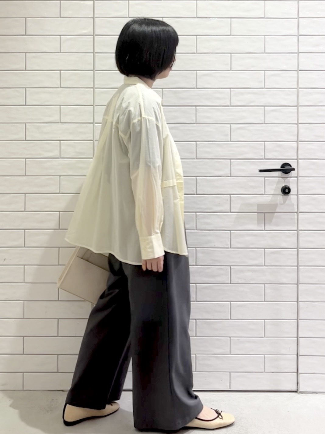 しおりさんの「OPAQUE.CLIP｜シアーローンシャツ【洗濯機OK】」を使ったコーディネート