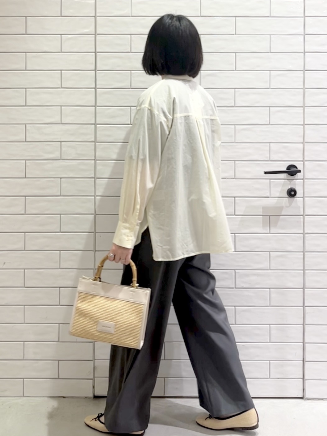 しおりさんの「OPAQUE.CLIP｜シアーローンシャツ【洗濯機OK】」を使ったコーディネート