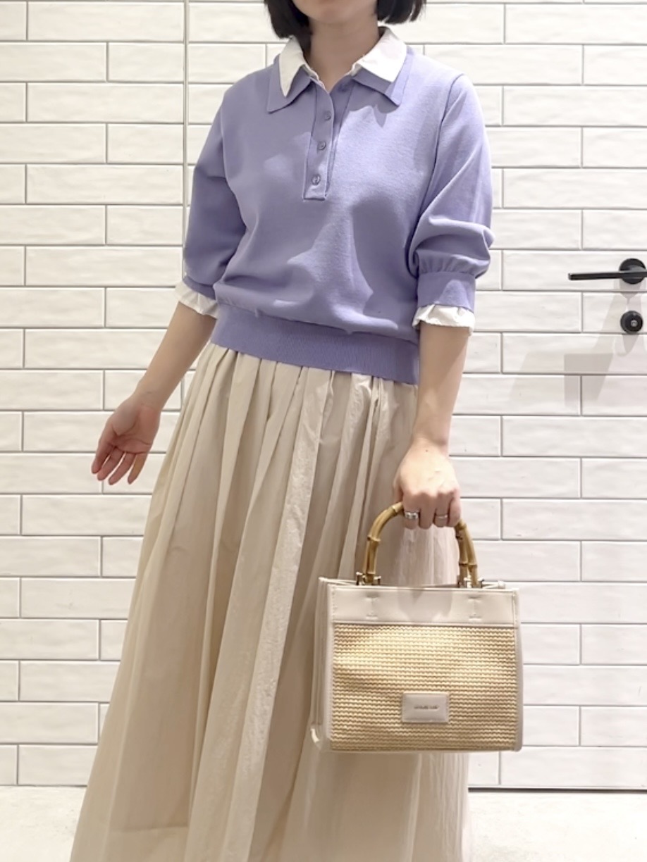 しおりさんの「OPAQUE.CLIP｜シャツレイヤード風ポロニット【洗濯機OK】」を使ったコーディネート