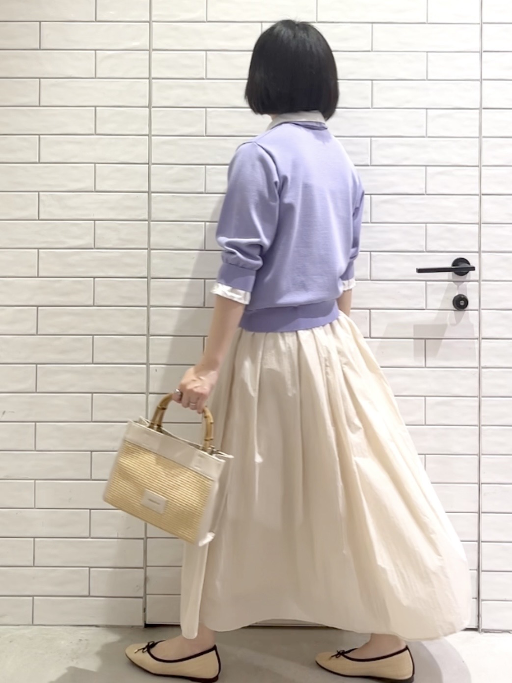 しおりさんの「OPAQUE.CLIP｜シャツレイヤード風ポロニット【洗濯機OK】」を使ったコーディネート