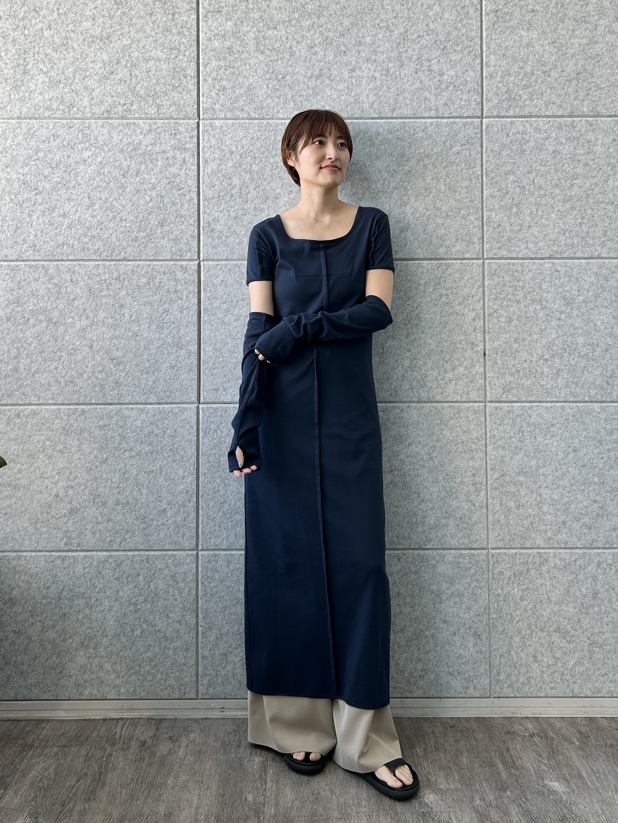 harunaさんの「CODE A｜arm cover square neck dress」を使ったコーディネート