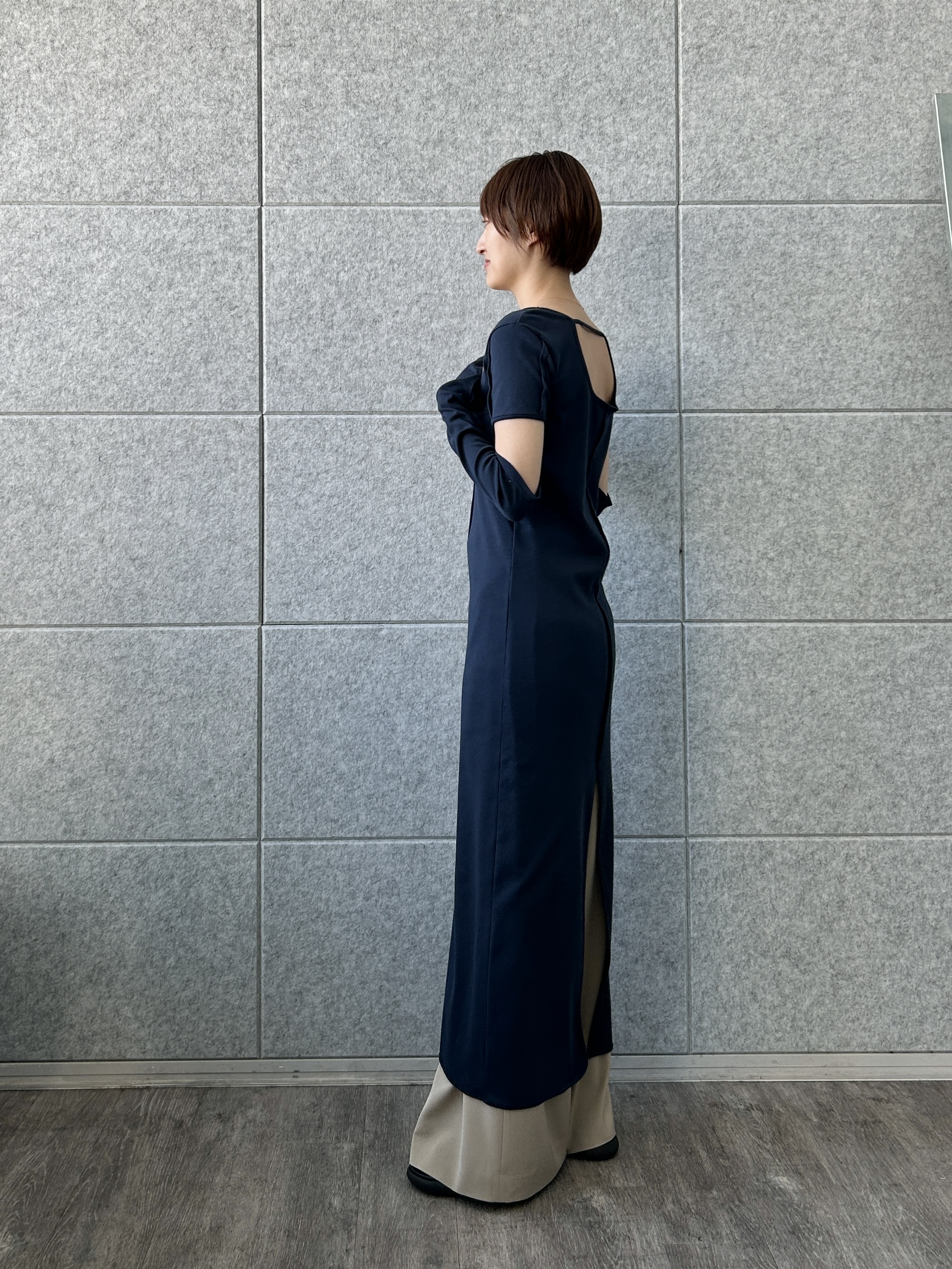 harunaさんの「CODE A｜arm cover square neck dress」を使ったコーディネート