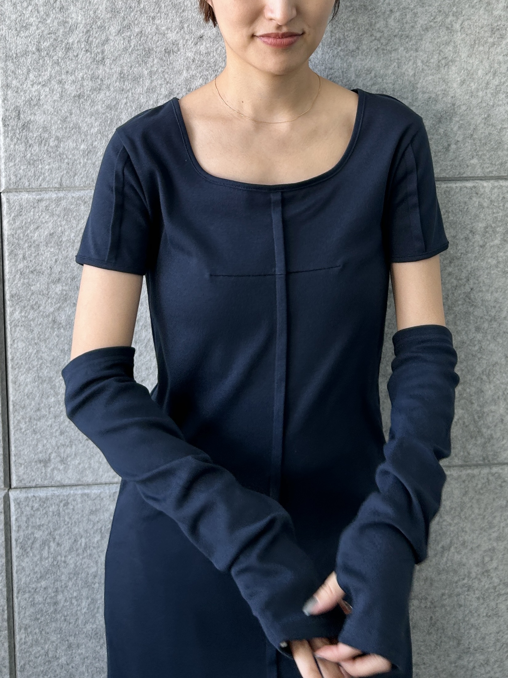 harunaさんの「CODE A｜arm cover square neck dress」を使ったコーディネート