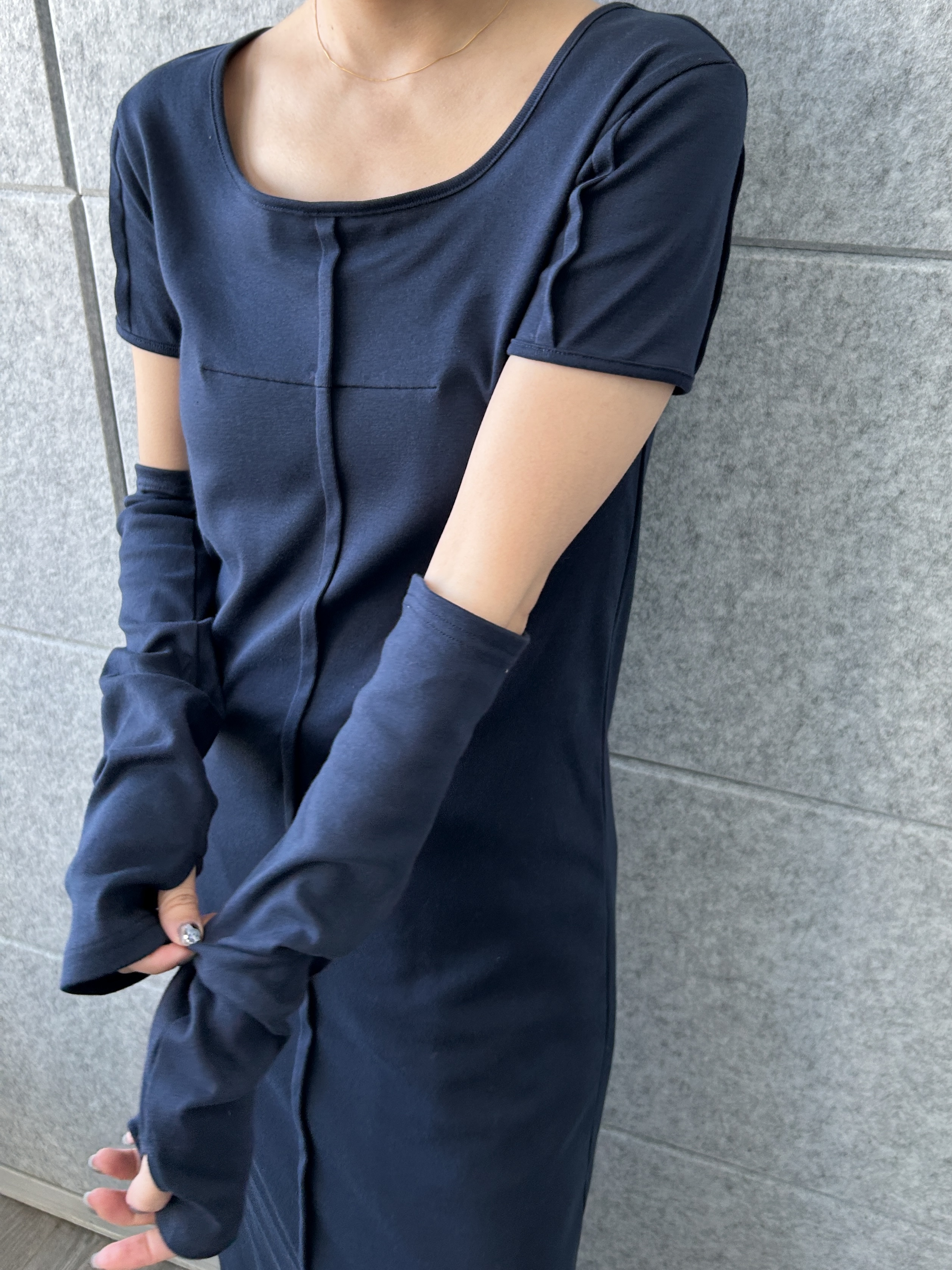 harunaさんの「CODE A｜arm cover square neck dress」を使ったコーディネート