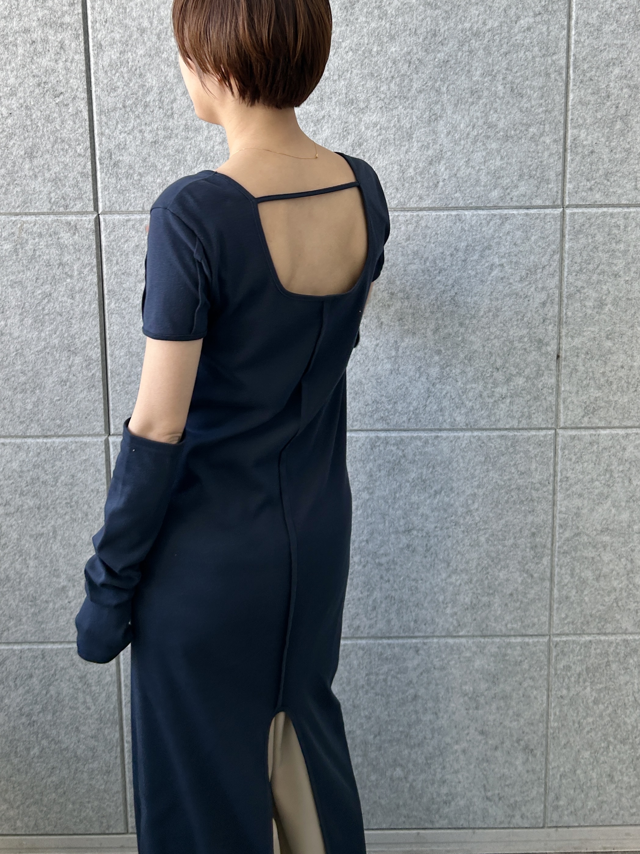 harunaさんの「CODE A｜arm cover square neck dress」を使ったコーディネート