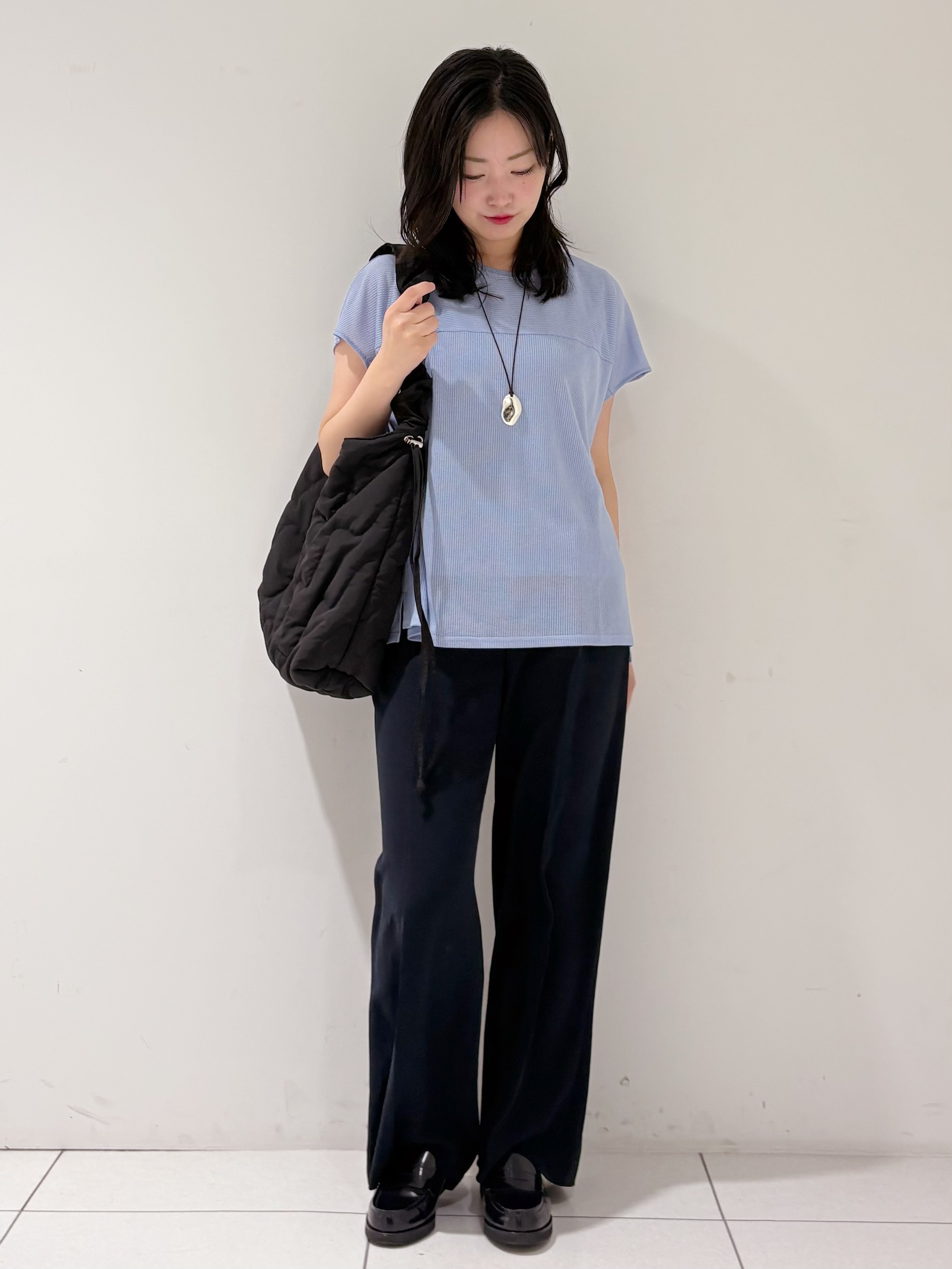 momokoさんの「INDIVI｜【洗える／アンサンブル可能】シアースストライプトップス」を使ったコーディネート