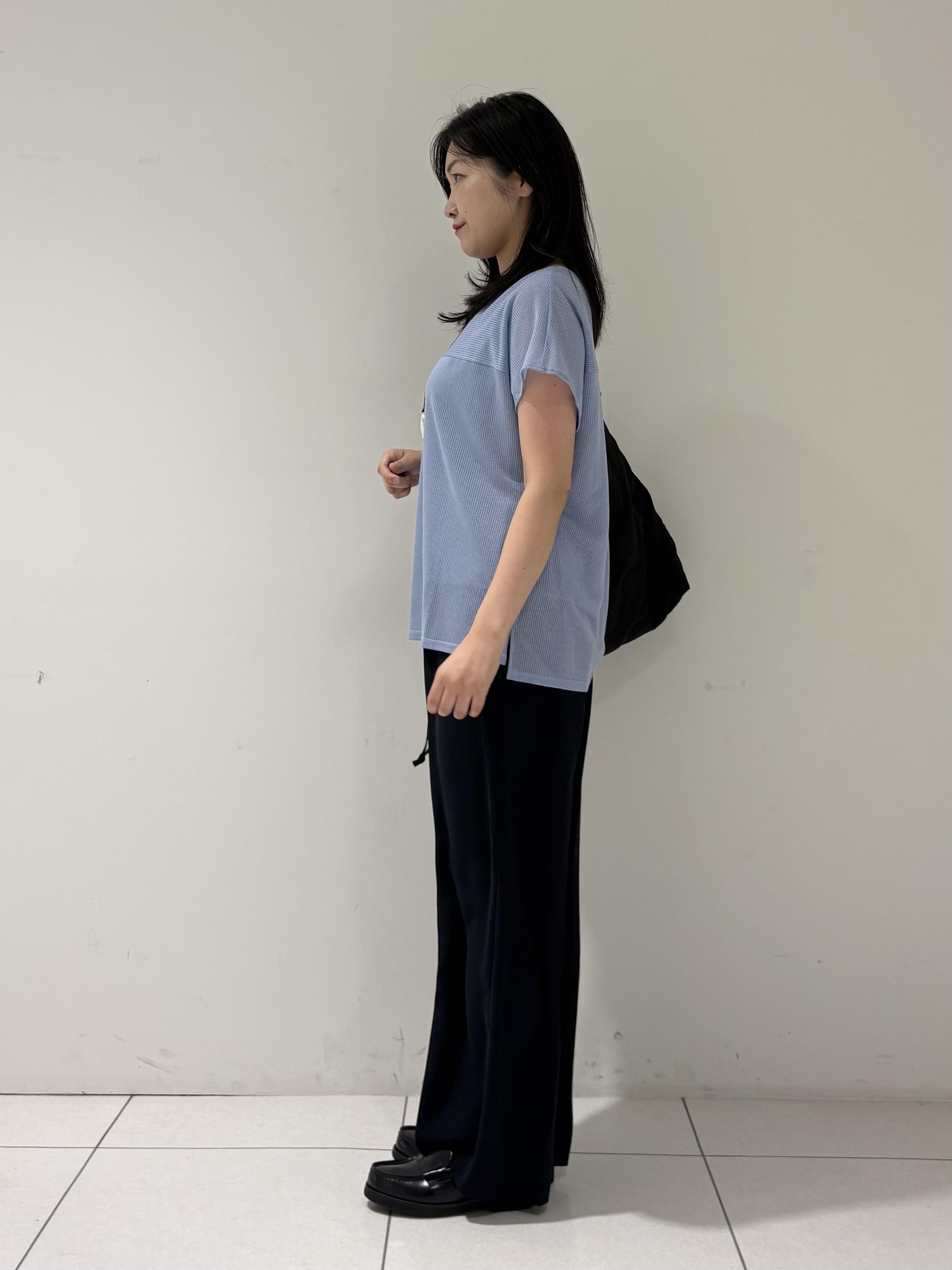 momokoさんの「INDIVI｜【洗える／アンサンブル可能】シアースストライプトップス」を使ったコーディネート
