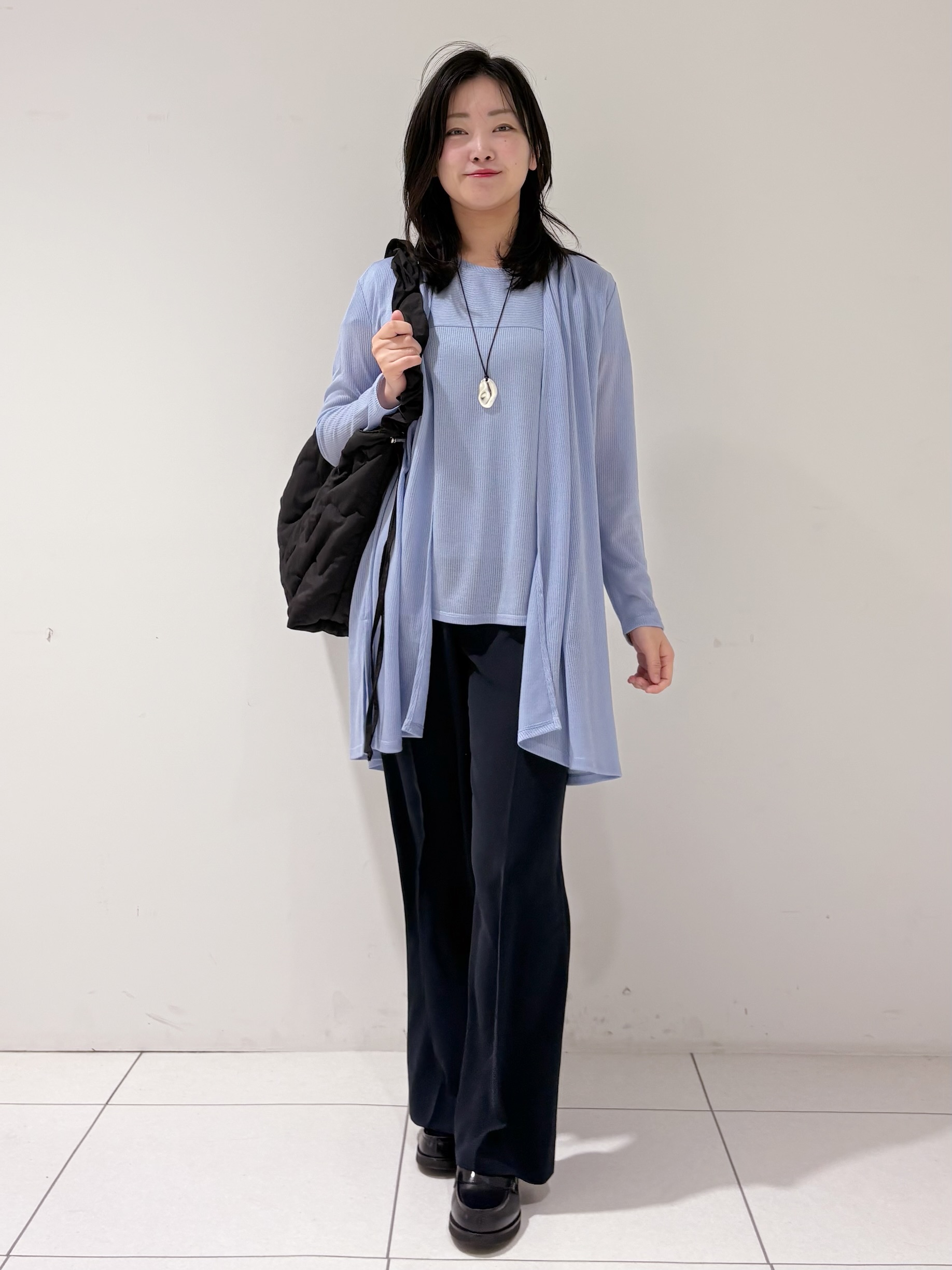 momokoさんの「INDIVI｜【洗える／アンサンブル可能】シアースストライプトップス」を使ったコーディネート