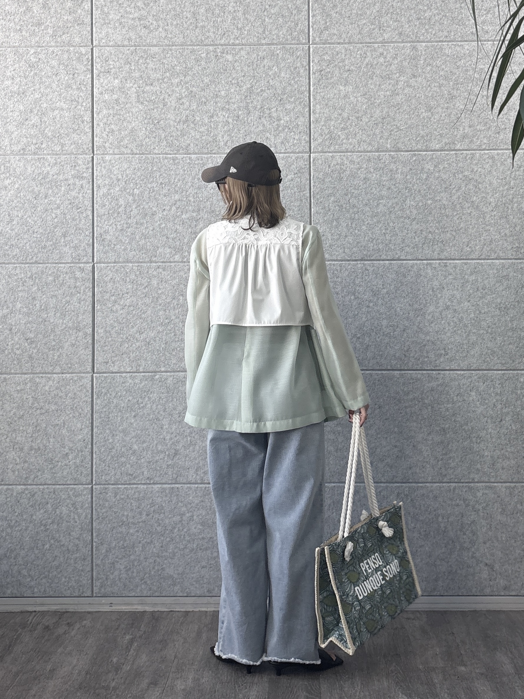 kotakiさんの「INDIVI｜【接触冷感/通気性】シアーシャツジャケット」を使ったコーディネート