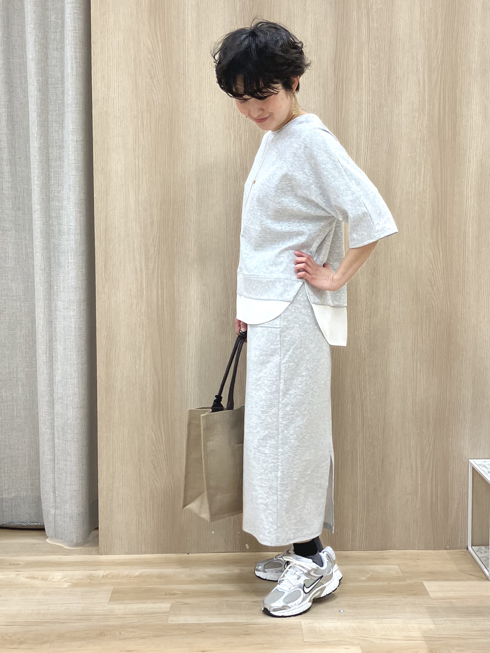 Keiさんの「grove｜【時短コーデ】シルキーポンチレイヤード風セットアップ」を使ったコーディネート