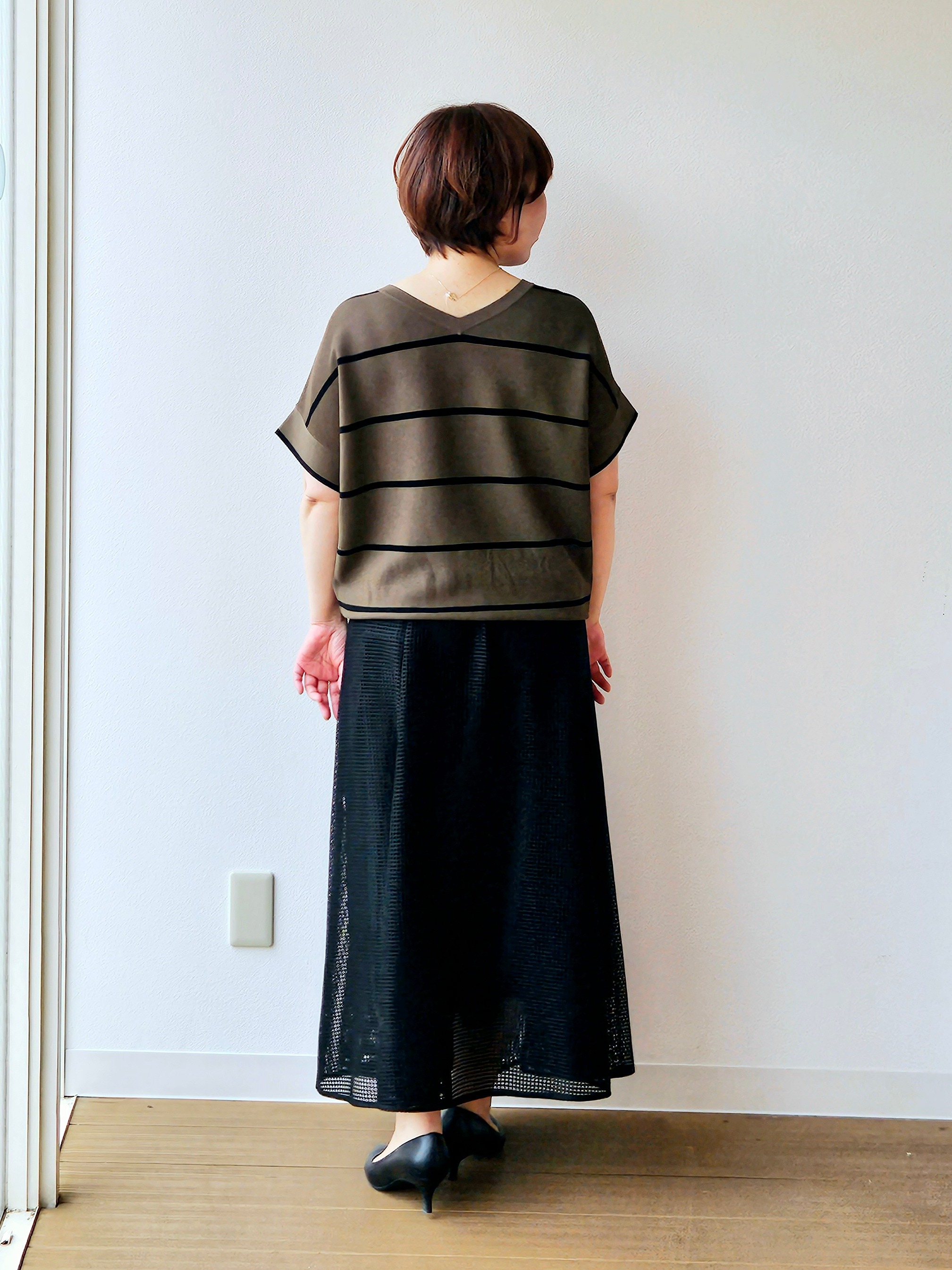 やじまさんの「UNTITLED｜【11色展開/体型カバー】前後2WAYフレンチスリーブニット」を使ったコーディネート