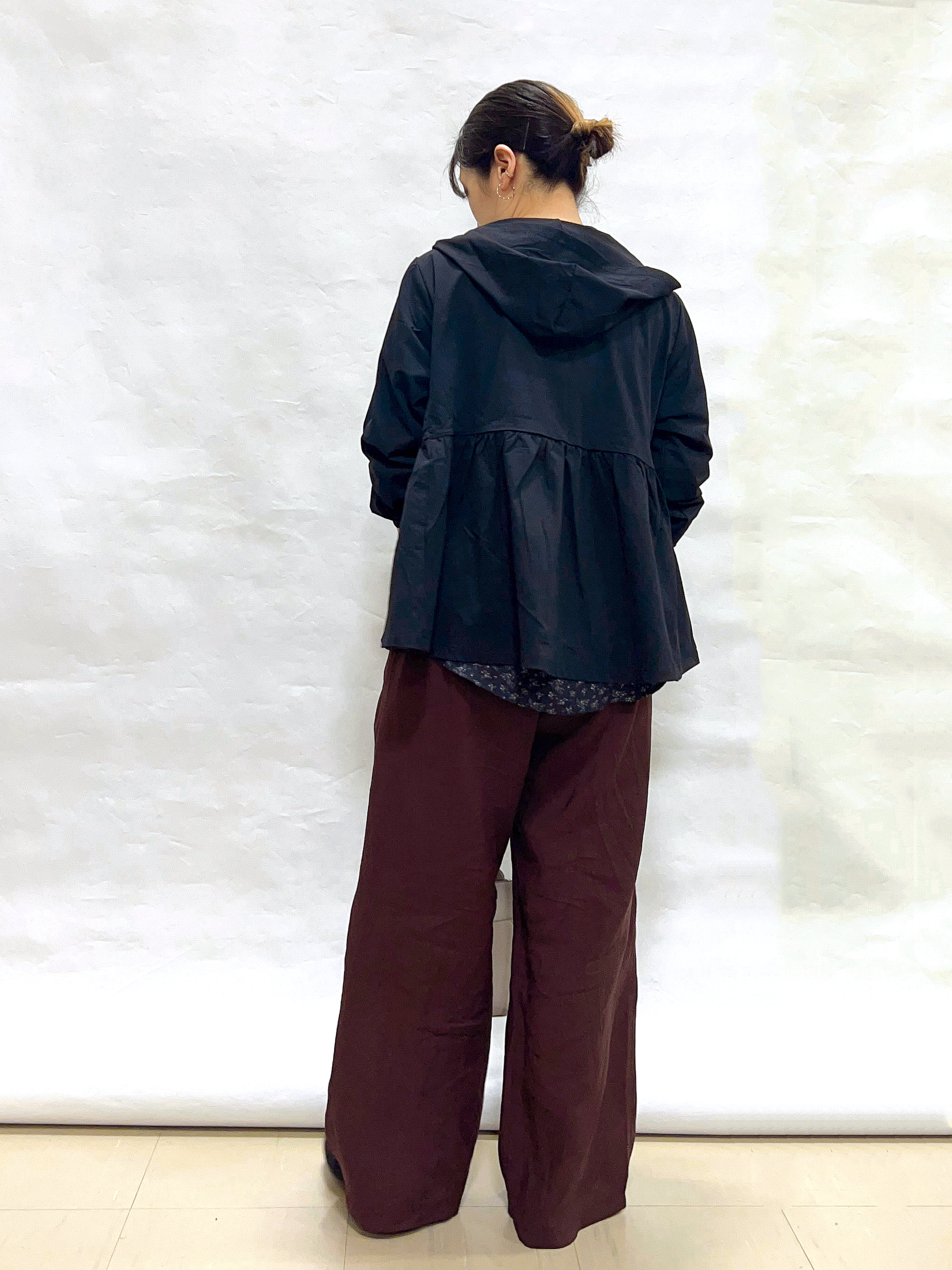 まっつんさんの「SHOO･LA･RUE｜【S-LL/体型カバー】日焼け対策にも女性らしさを UVカットペプラムパーカ」を使ったコーディネート