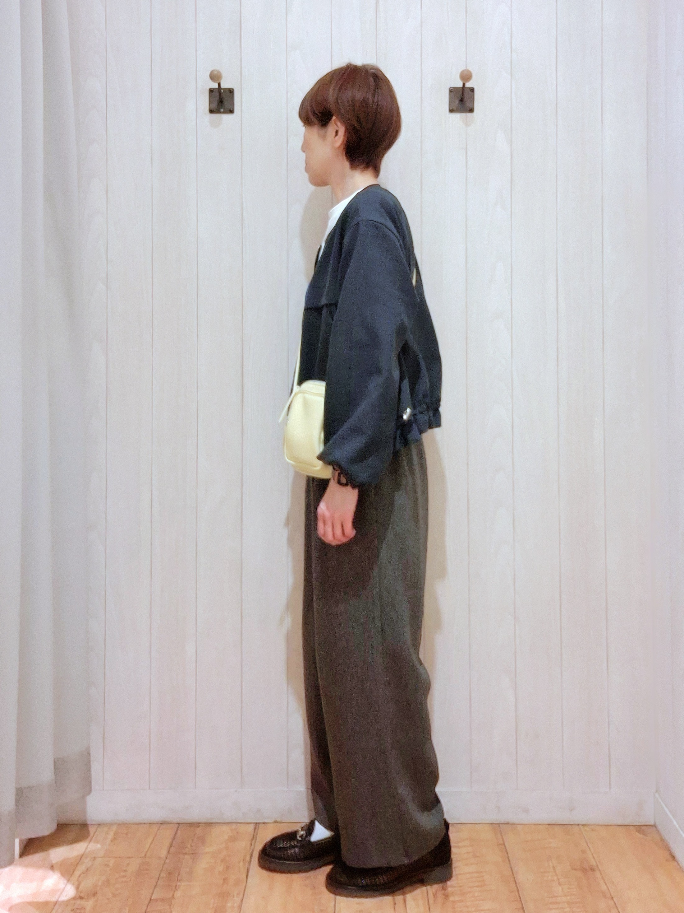 Ribさんの「SHOO･LA･RUE｜【洗濯機可/UV】さらっとしたタッチが心地よい ショート丈 Vネックカーディガン」を使ったコーディネート
