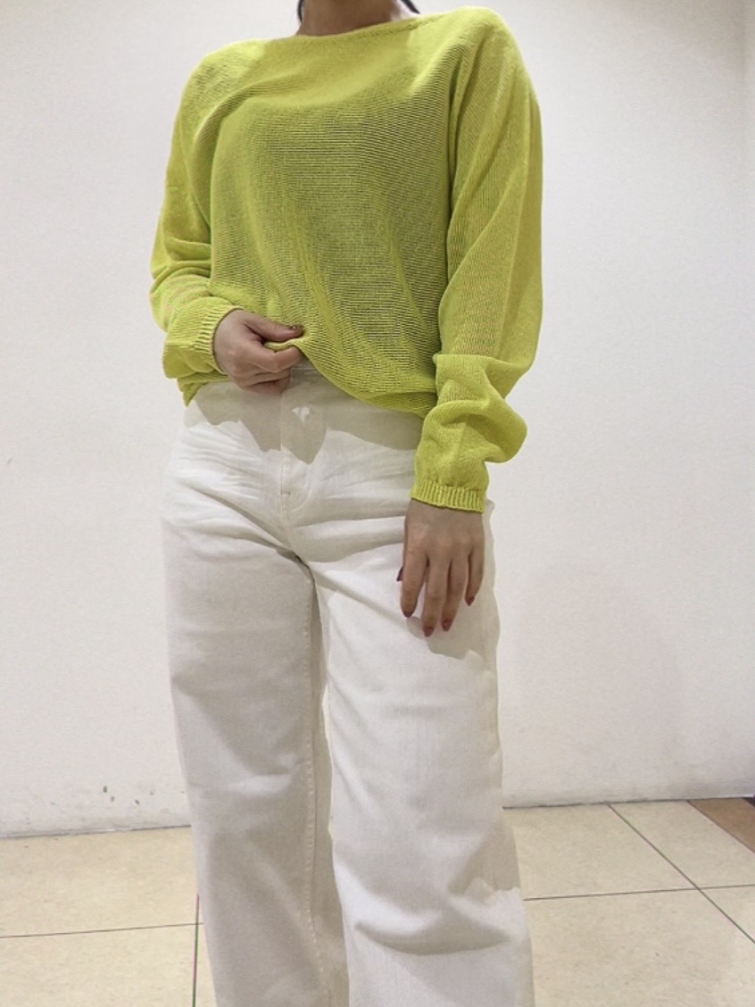 watanabeさんの「UNTITLED｜【8色展開/程よい透け感】ドライタッチボートネックニット」を使ったコーディネート