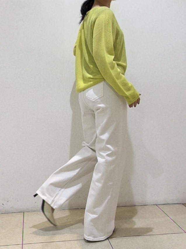 watanabeさんの「UNTITLED｜【8色展開/程よい透け感】ドライタッチボートネックニット」を使ったコーディネート