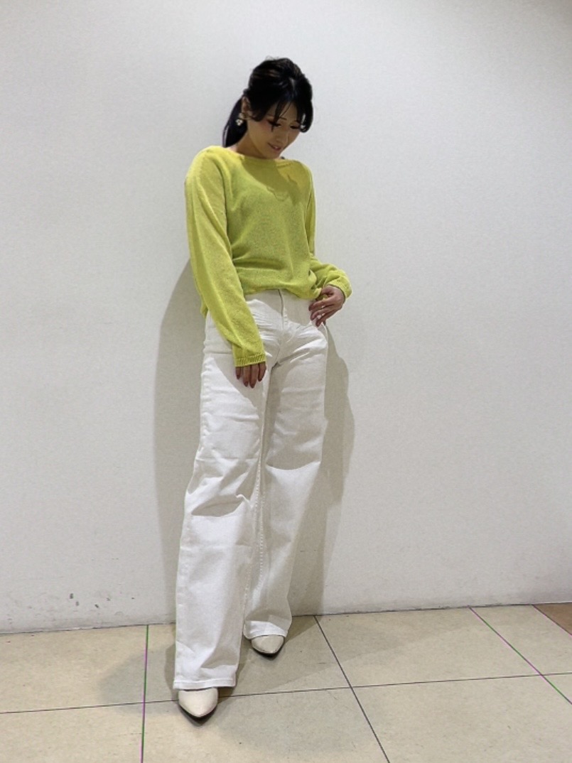 watanabeさんの「UNTITLED｜【8色展開/程よい透け感】ドライタッチボートネックニット」を使ったコーディネート